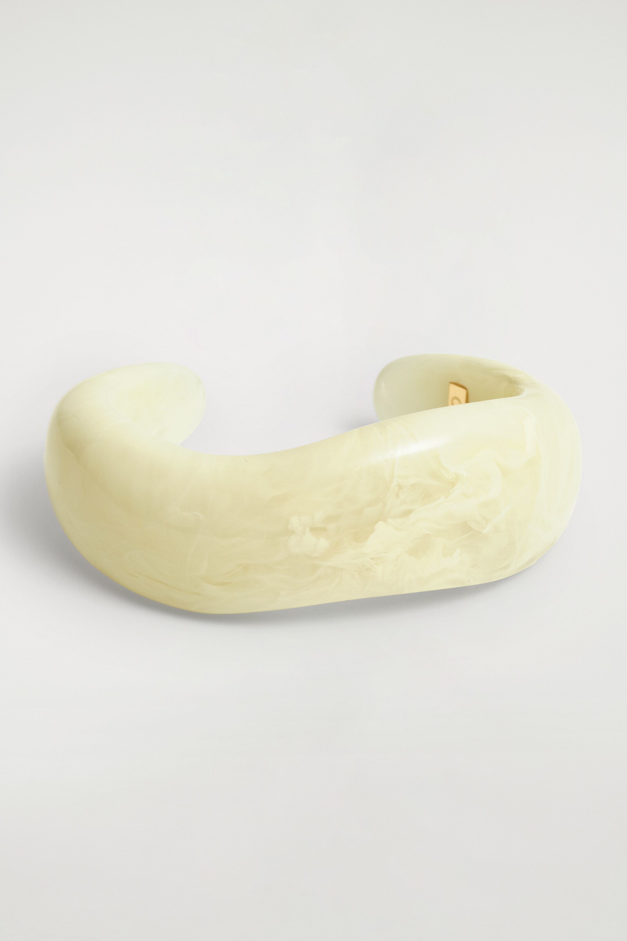 Visualizza immagine più grande: BRACCIALE RIGIDO CURVO CHUNKY - CREMA - DONNA | H&M IT 2