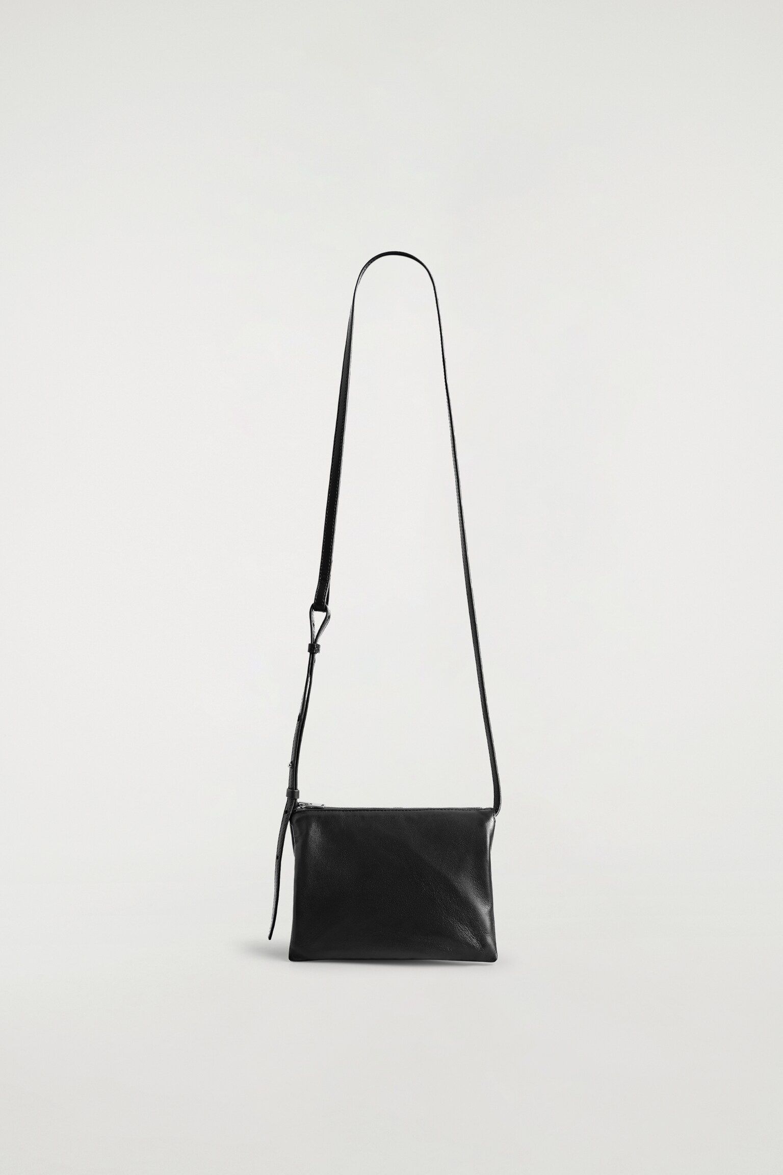 BOLSO BANDOLERA TROVE - PIEL - NEGRO/BURDEOS - 2