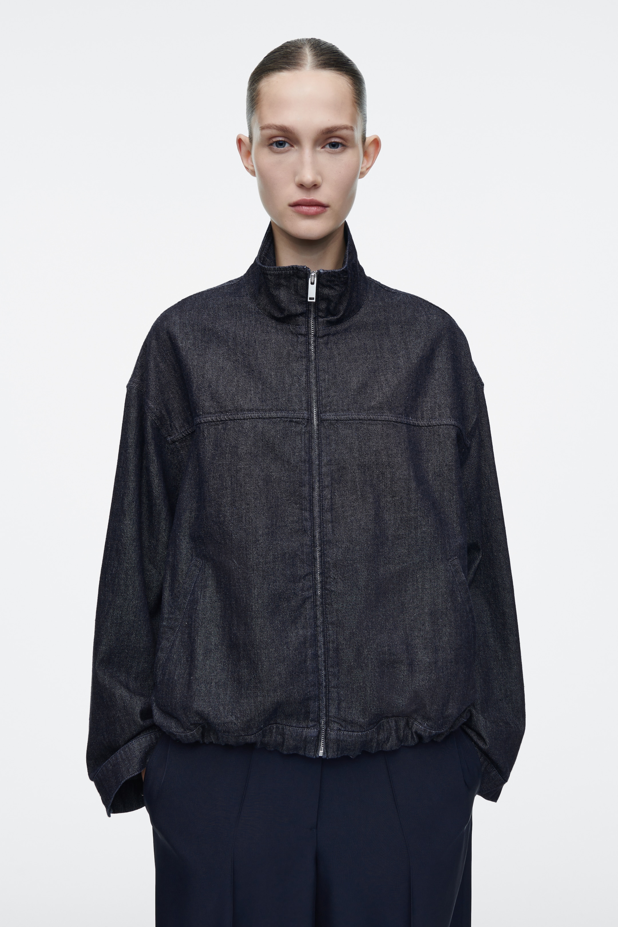 Größeres Bild ansehen: OVERSIZED-BOMBERJACKE AUS DENIM - INDIGOBLAU - Ladies | H&M DE 1