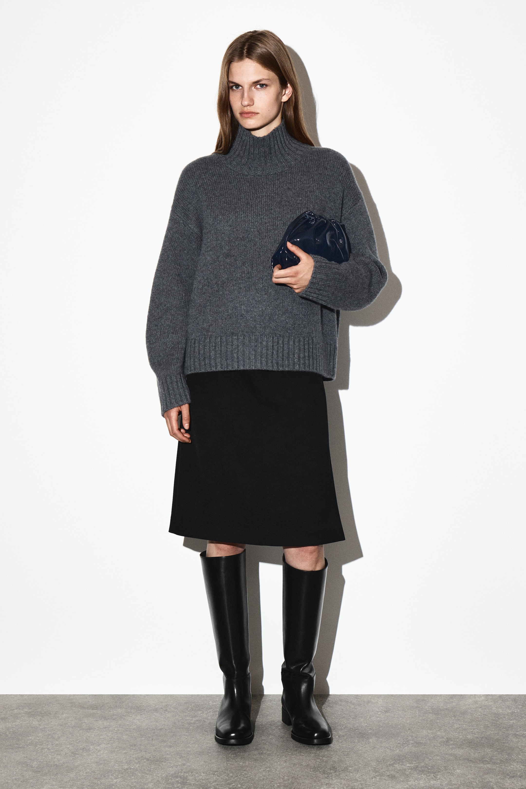 Visualizza immagine più grande: POCHETTE CAVATELLI MINI IN PELLE - BLU NAVY - DONNA | H&M IT 2