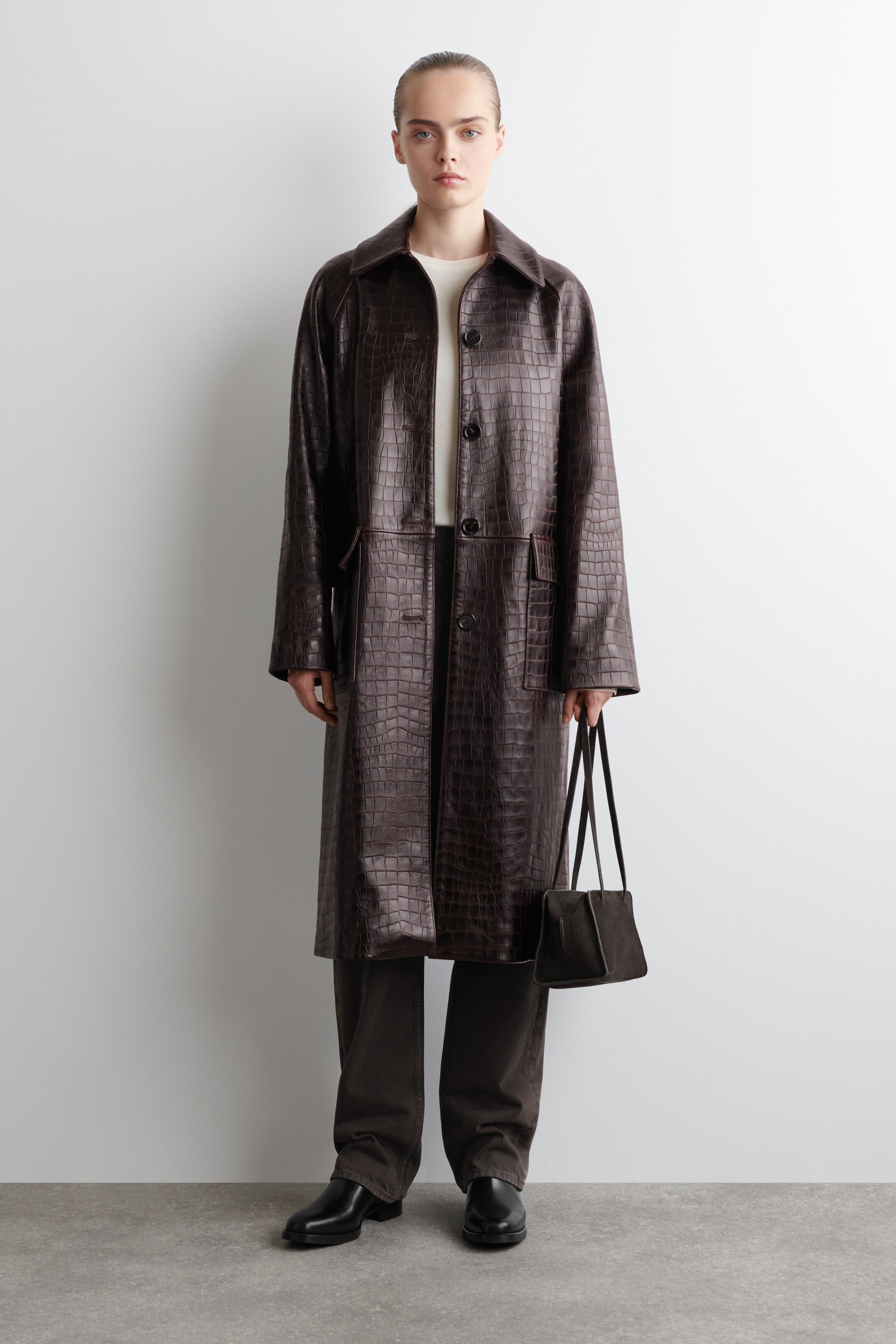 הצגת תמונה גדולה יותר: תיק בולינג מיני מארה - זמש - חום כהה - Ladies | H&M IL 2