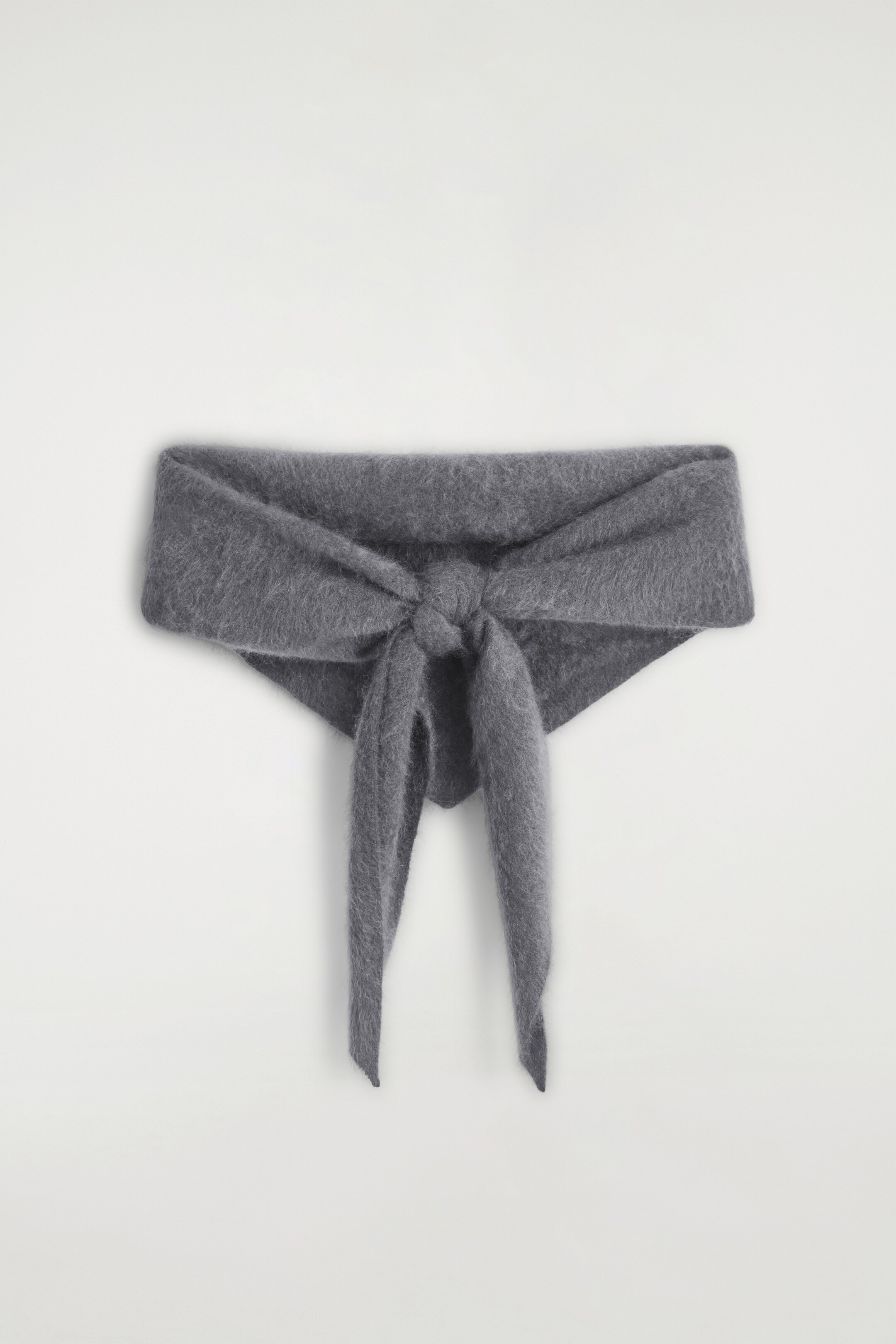 Grösseres Bild ansehen: BRUSHED-CASHMERE TRIANGLE SCARF - Dunkelgrau - DAMEN | H&M CH 3