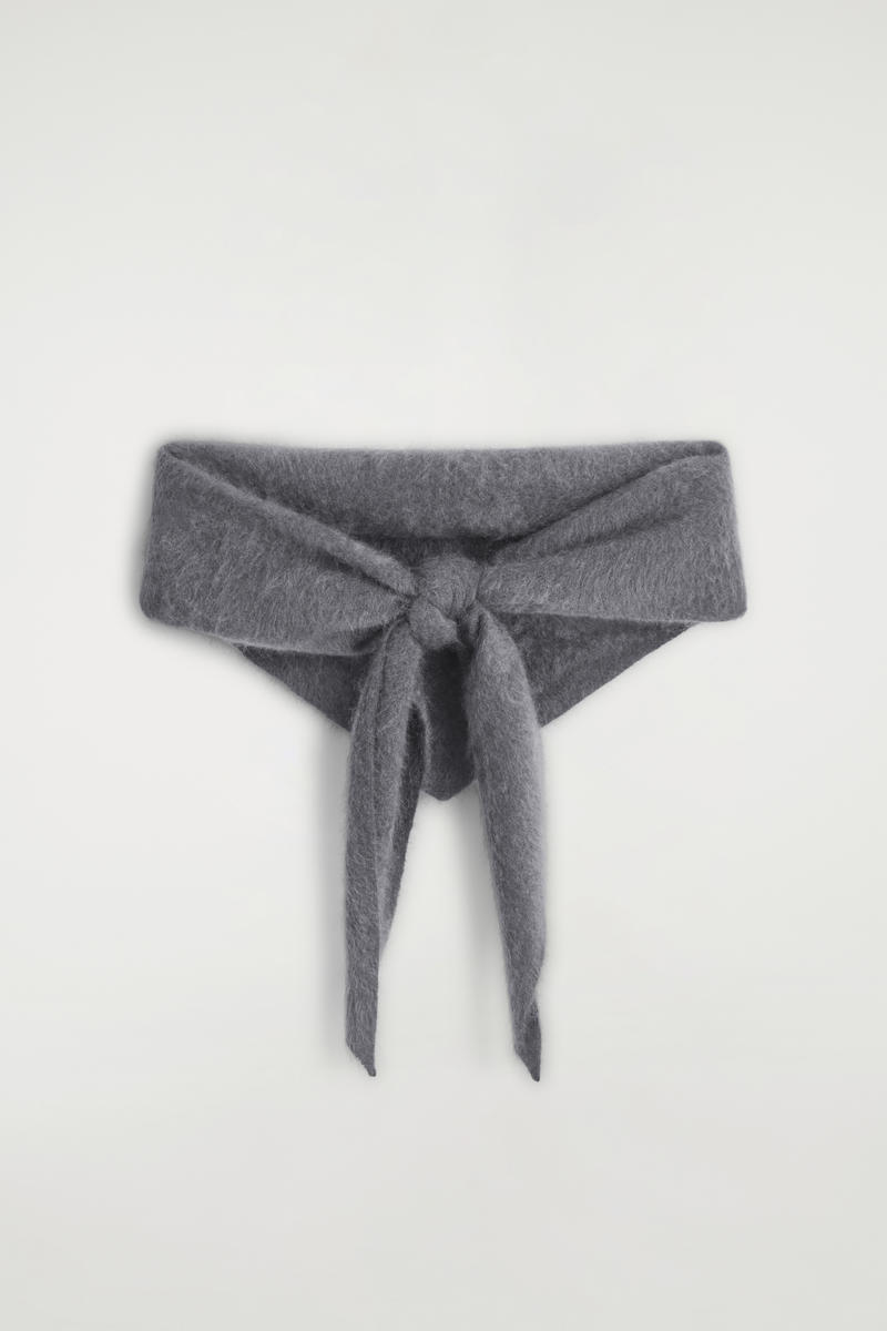 Cos Brushed-cashmere Triangle Scarf In Gray