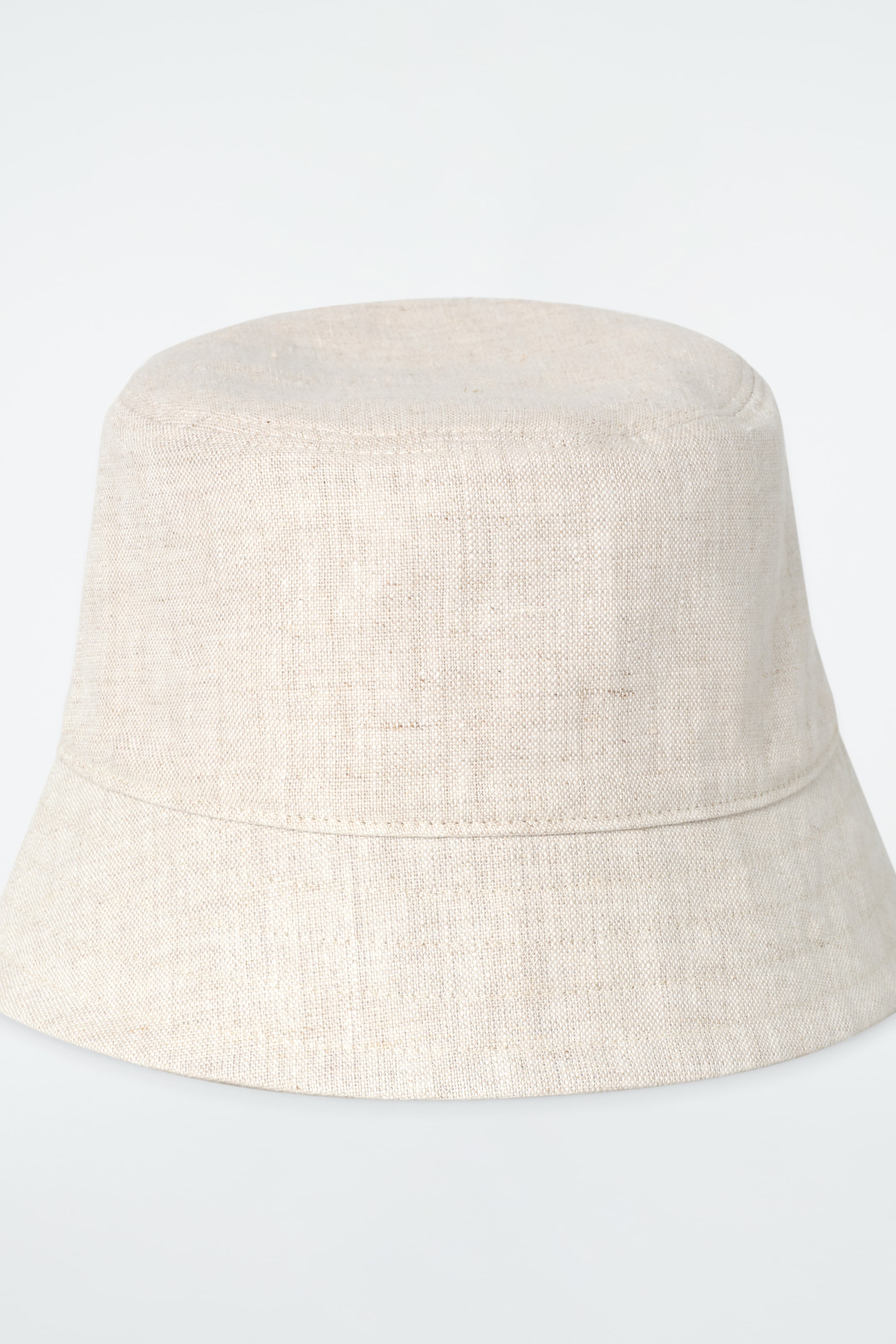 Grotere afbeelding bekijken: LINNEN BUCKET HAT - LICHTBEIGE / ONGEBLEEKT - DAMES | H&M BE 4