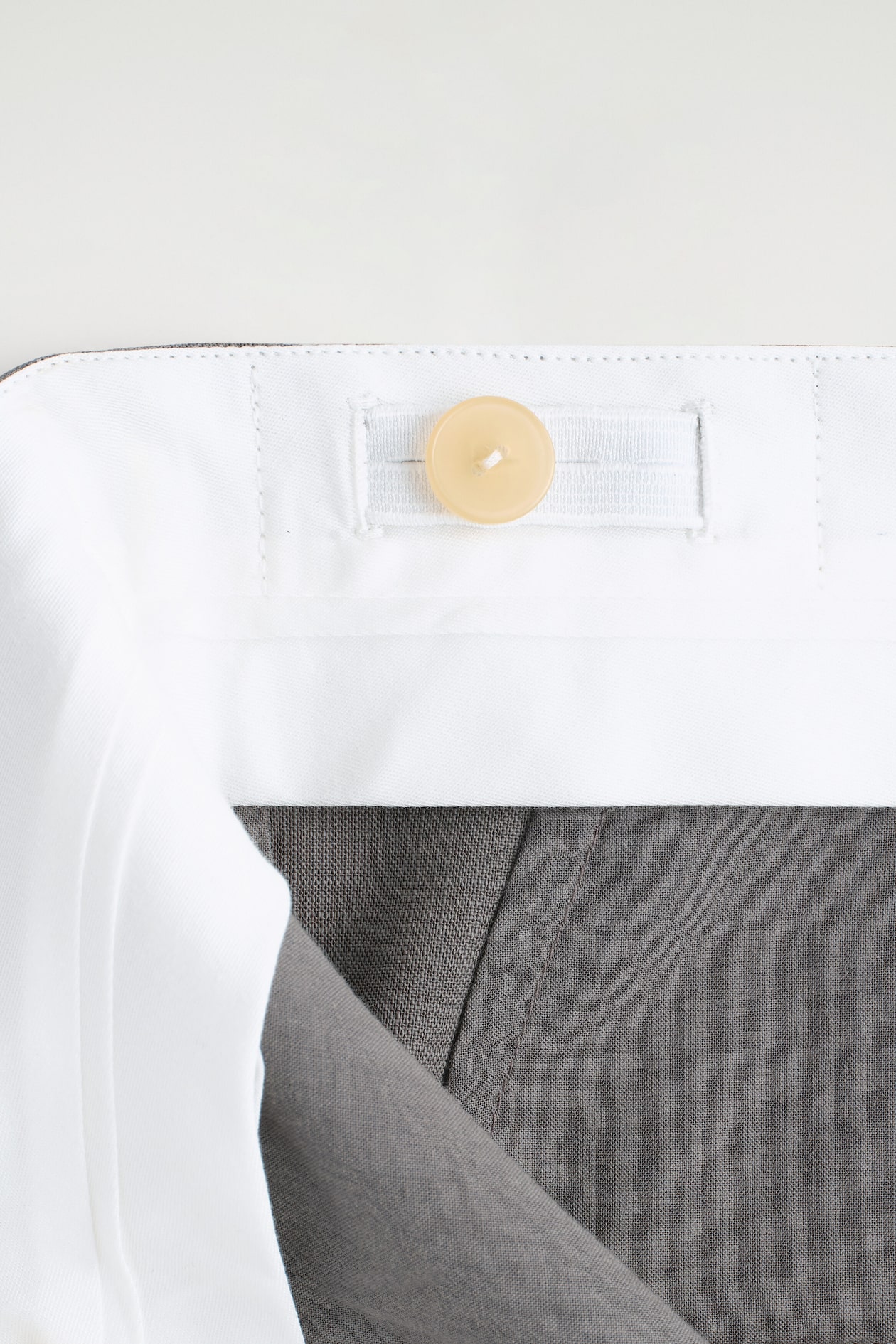 TAILORED WOOL STRAIGHT-LEG PANTS — GRAPHITE