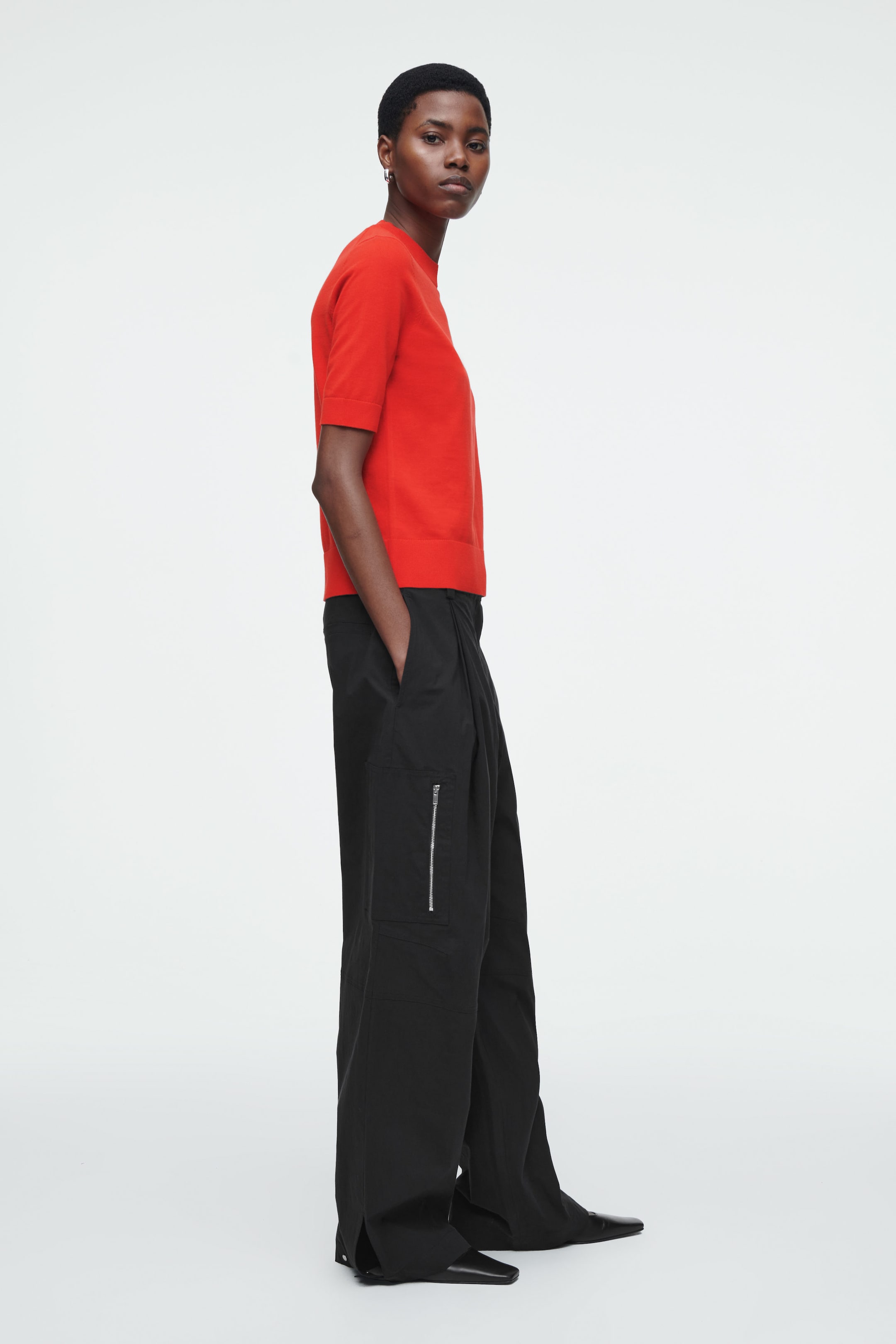 REGULAR KNITTED T-SHIRT