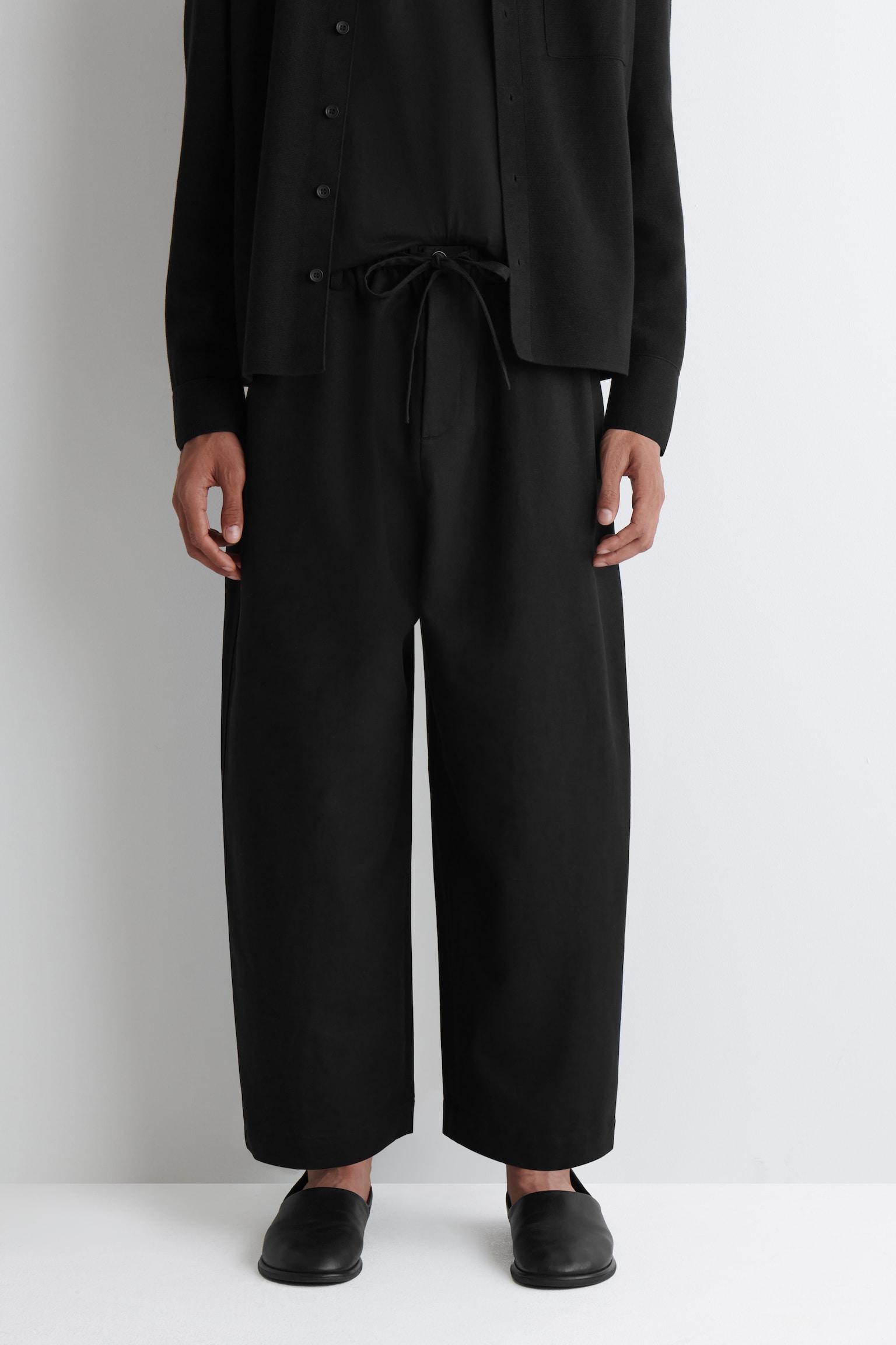 BARREL-LEG DRAWSTRING TROUSERS - BLACK/BEIGE - 3