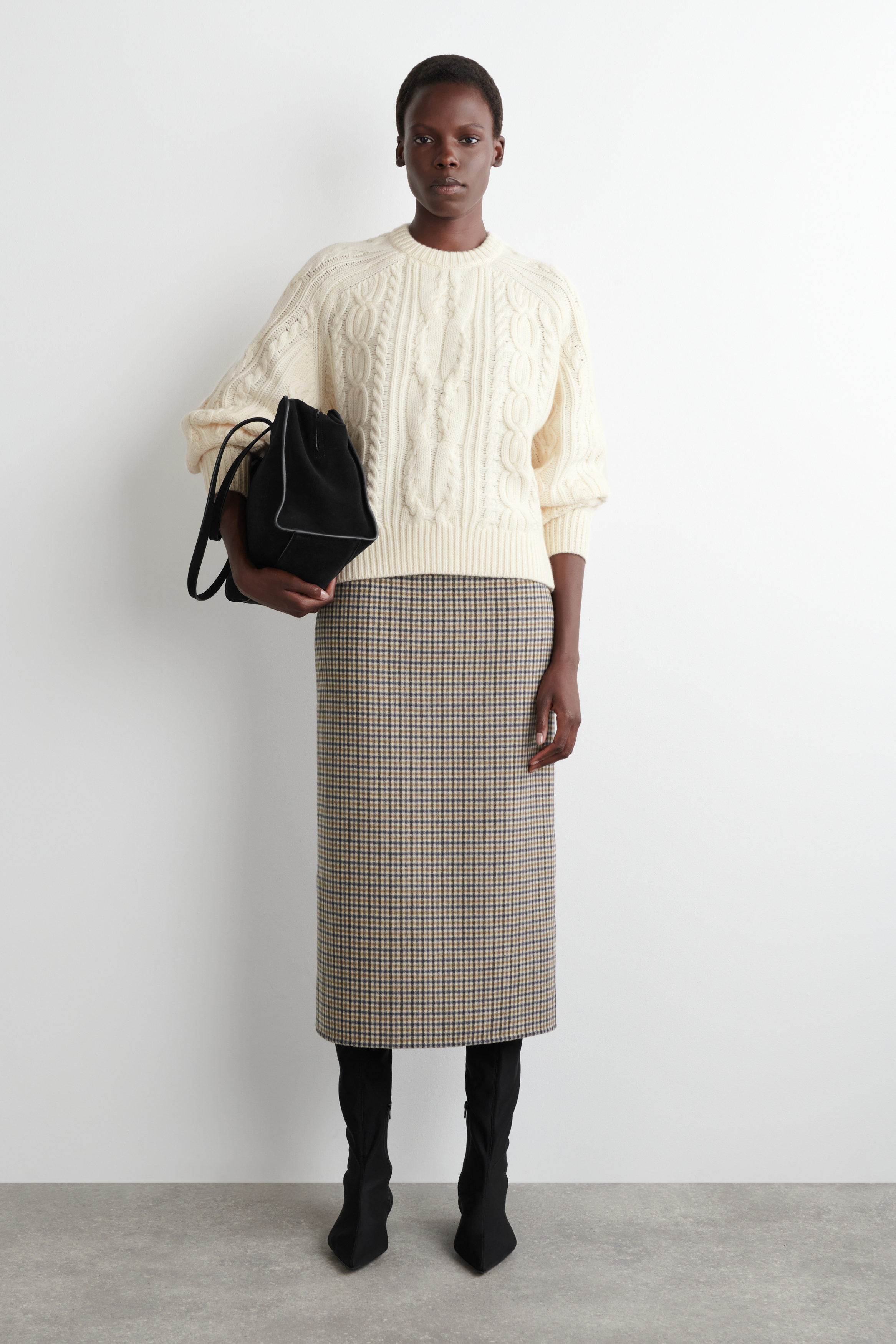 CABLE-KNIT WOOL-CASHMERE JUMPER - CREAM | COS