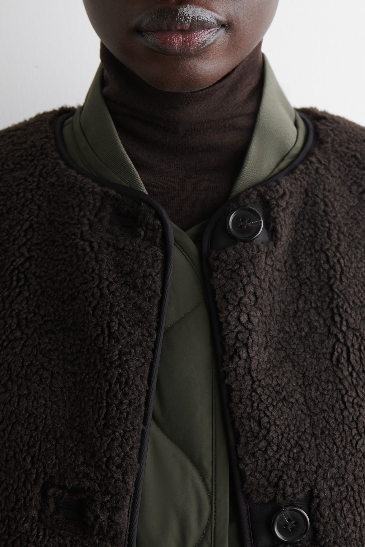 GILET OVERSIZE MATELASSÉ EN DUVET - KAKI FONCÉ/BEIGE FONCÉ - 6