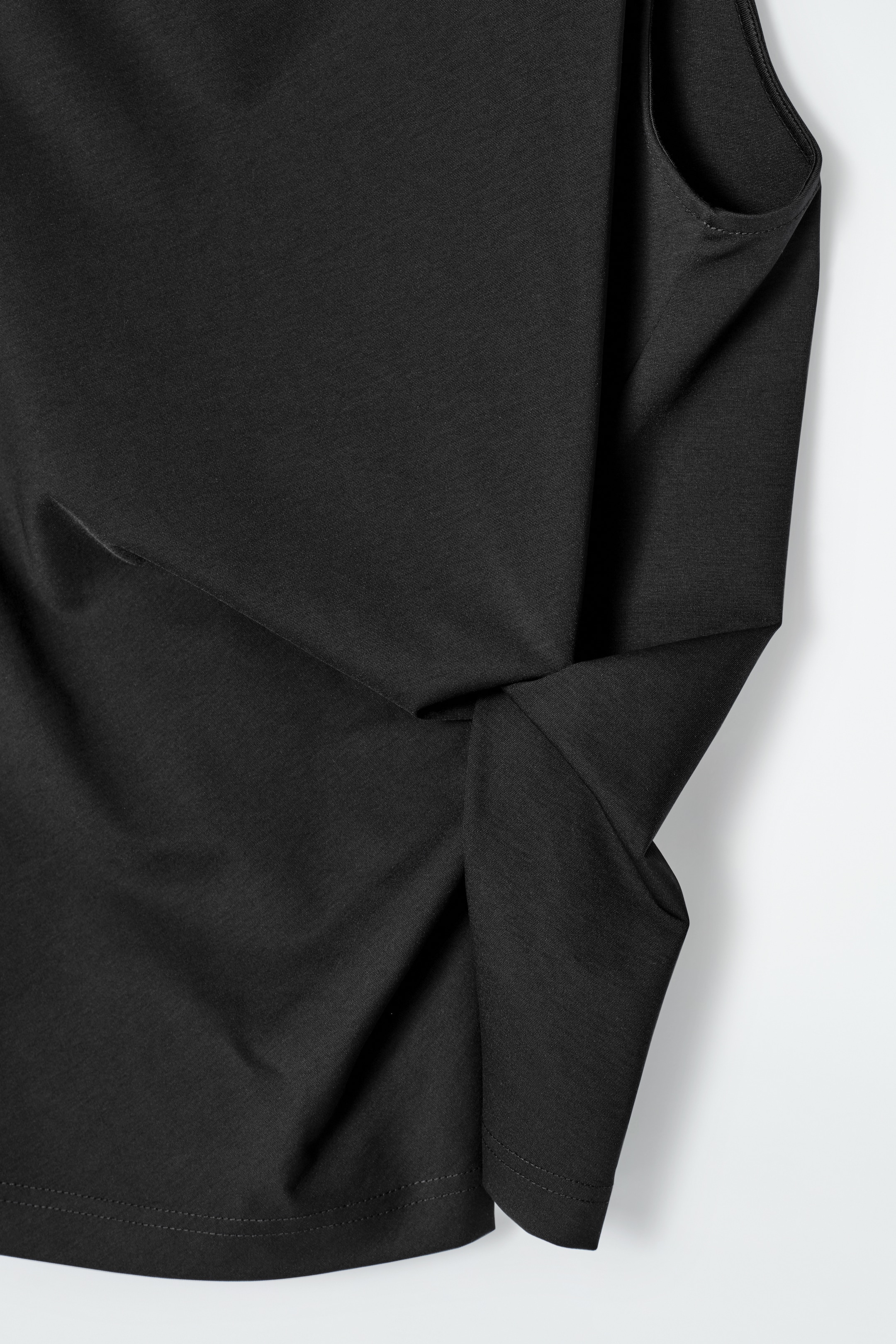 Zobrazit větší obrázek: Top s twist detailem - ČERNÁ - ŽENY | H&M CZ 8
