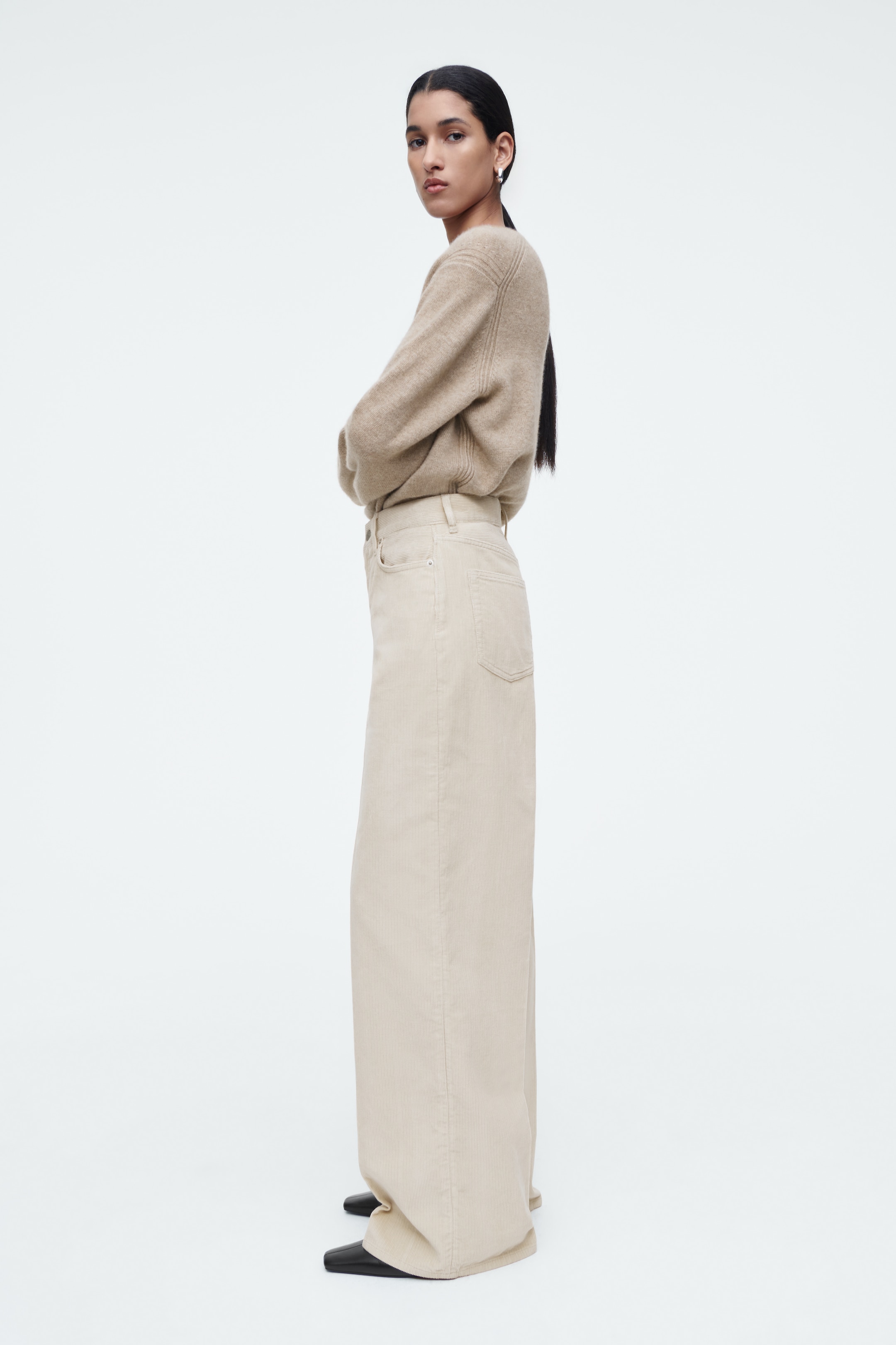 Größeres Bild ansehen: TIDE CORD-JEANS MIT WEITEM BEIN - HELLES BEIGE - Ladies | H&M DE 2