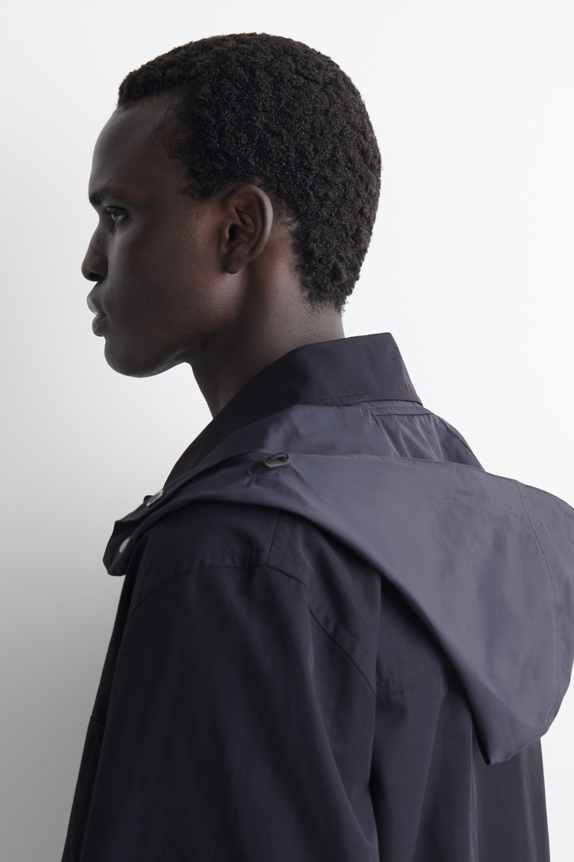 PACKABLE-HOOD WINDBREAKER JACKET - NAVY | COS US PACKABLE-HOOD WINDBREAKER JACKET - NAVY | COS US