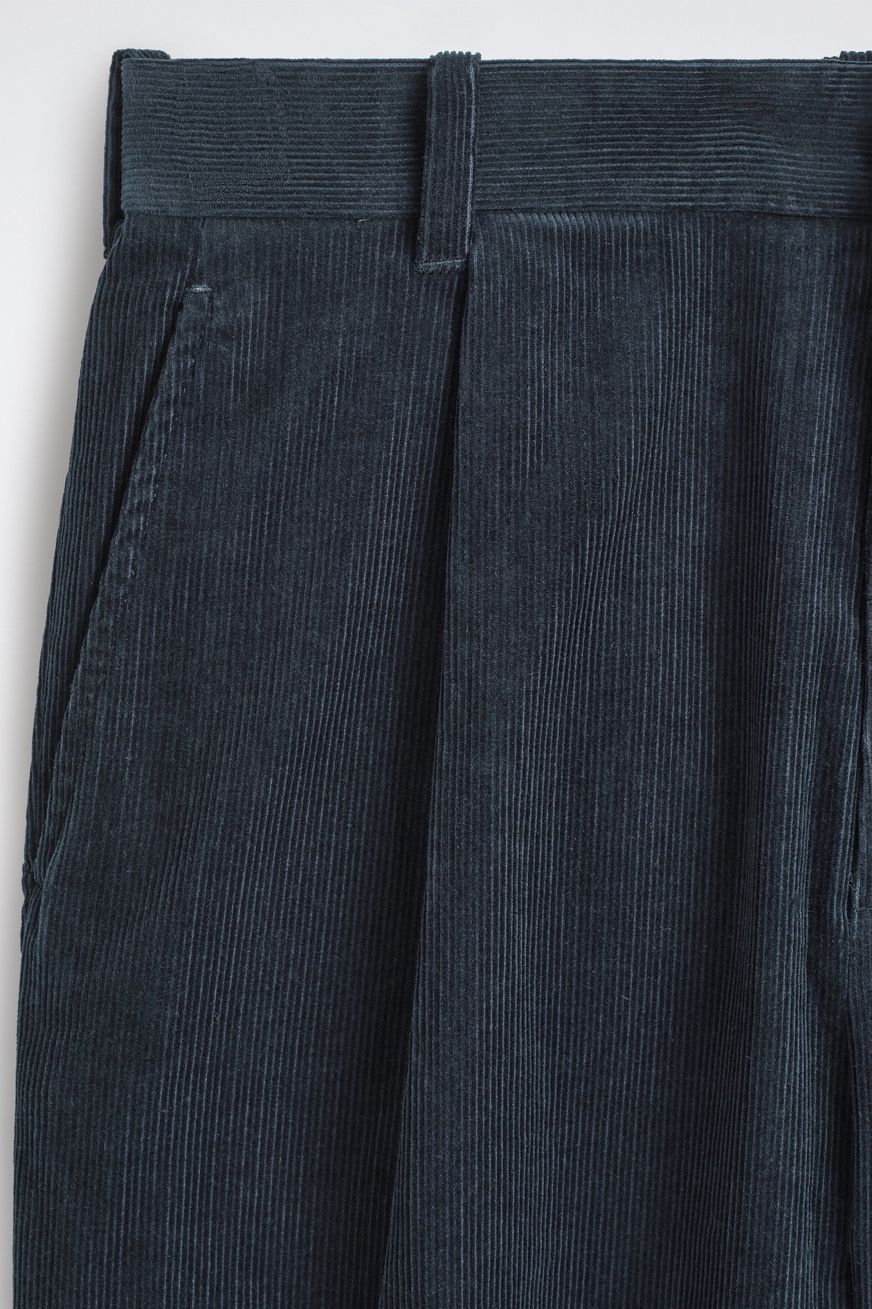 CORDUROY RELAXED-FIT TAPERED PANTS — NAVY