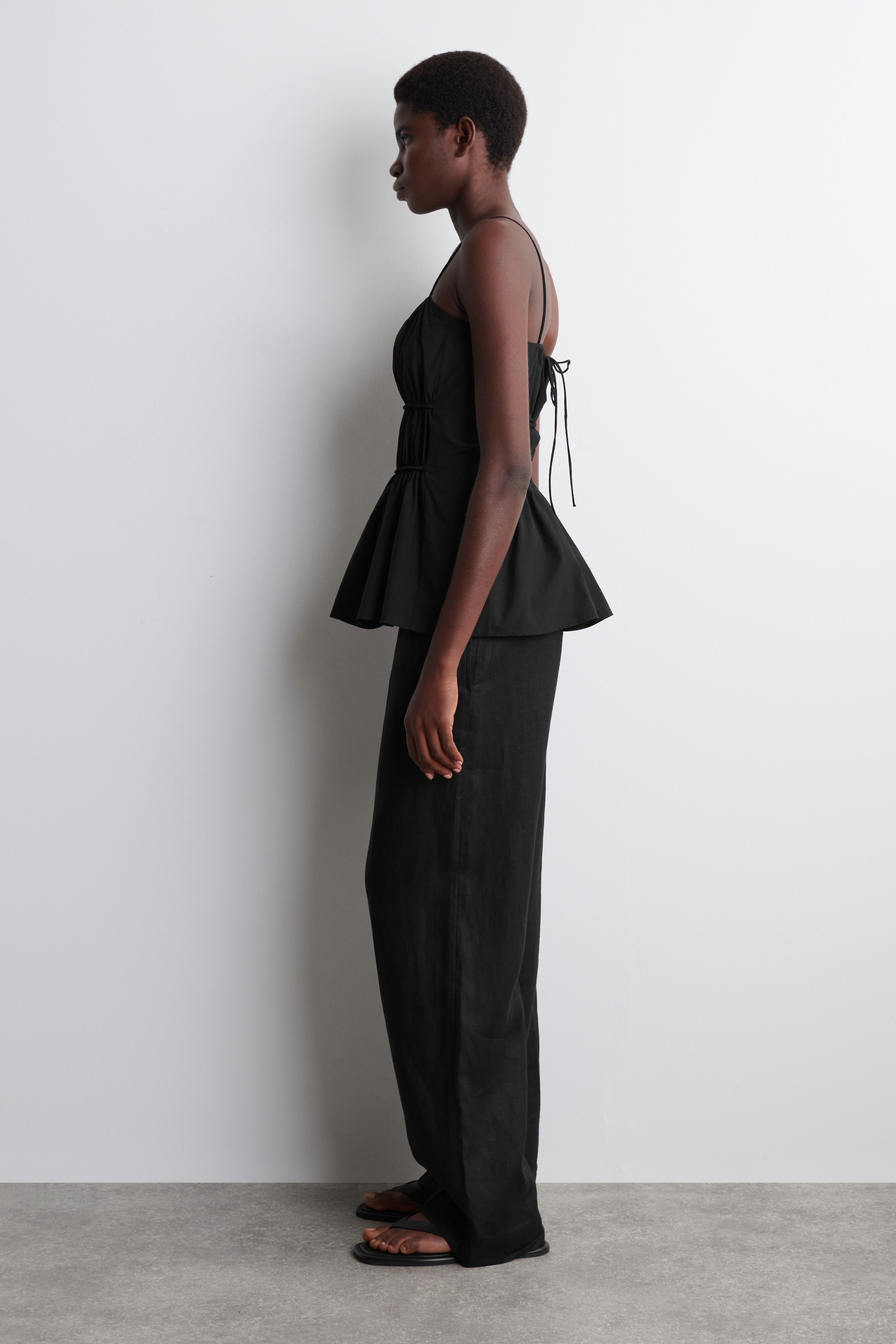 Vezi imaginea mai mare: BLUZĂ PEPLUM DIN BUMBAC CU EFECT ADUNAT - NEGRU - FEMEI | H&M RO 5