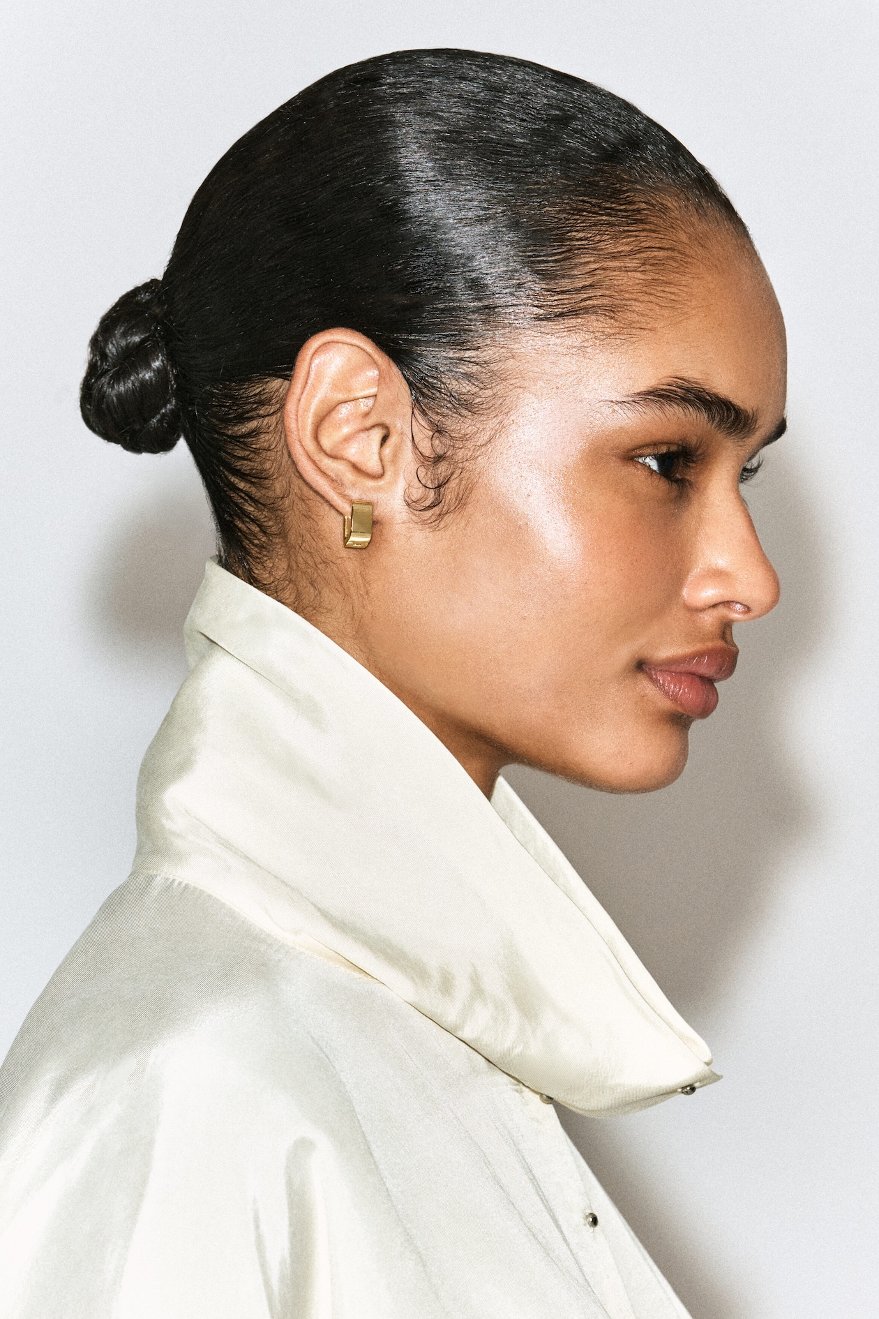 SQUARE HOOP EARRINGS — GOLD