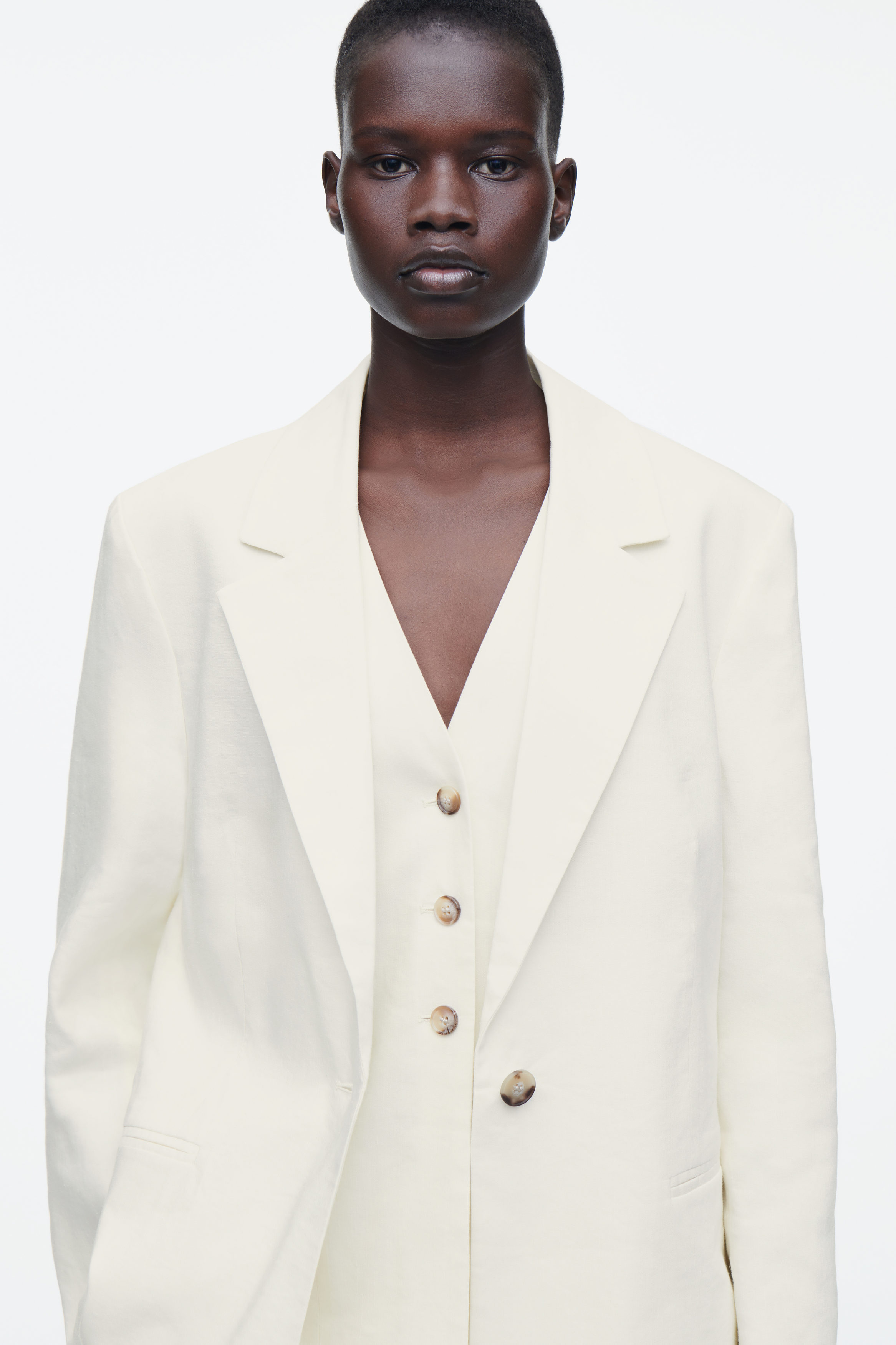 【送料&関税込】ChloAC Cream Hemp Blend Blazer Linen-Blend Blazer - Light beige - Ladies | H&M US