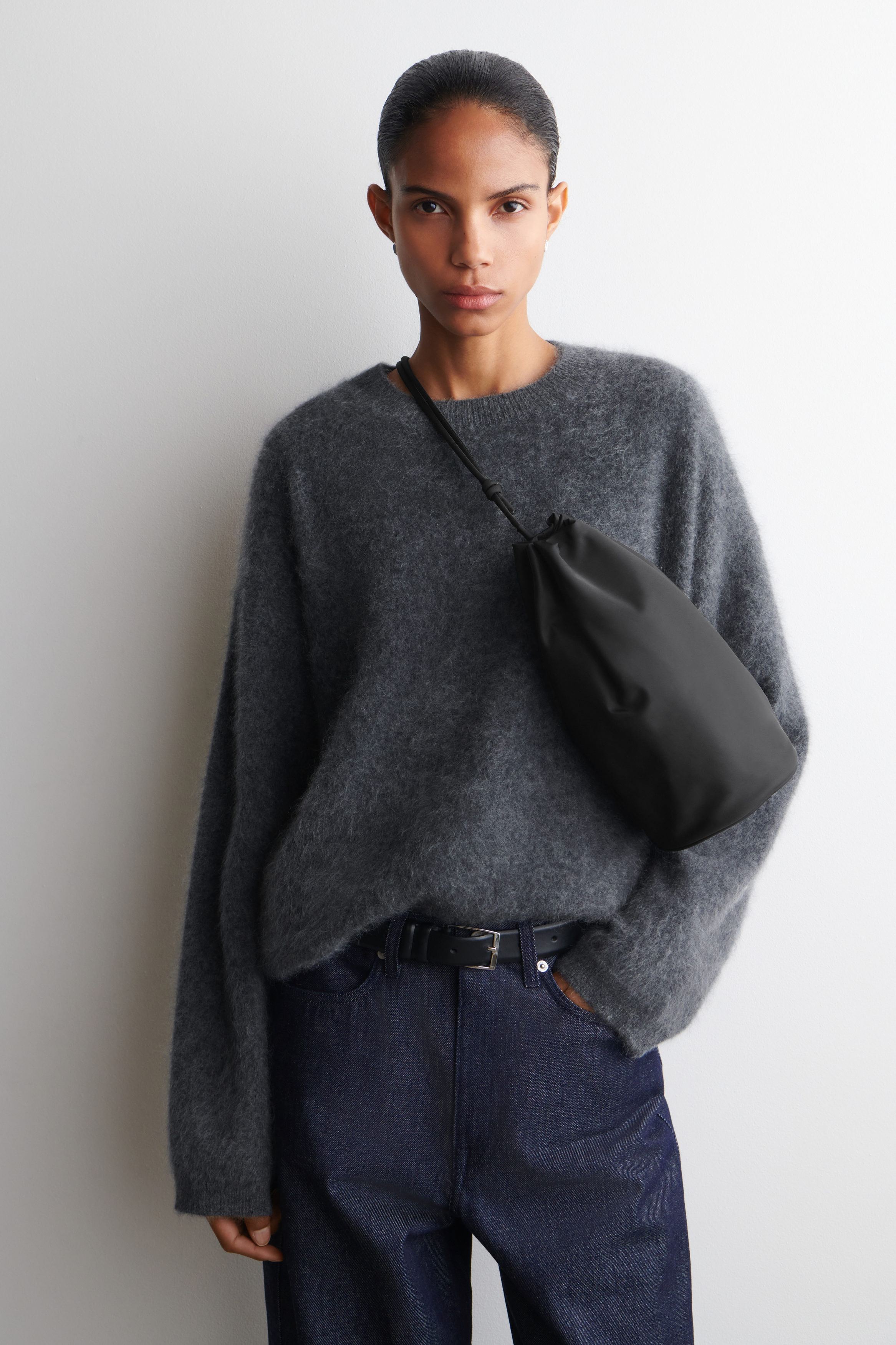 DRAWSTRING CROSSBODY BAG - NYLON - BLACK | COS US