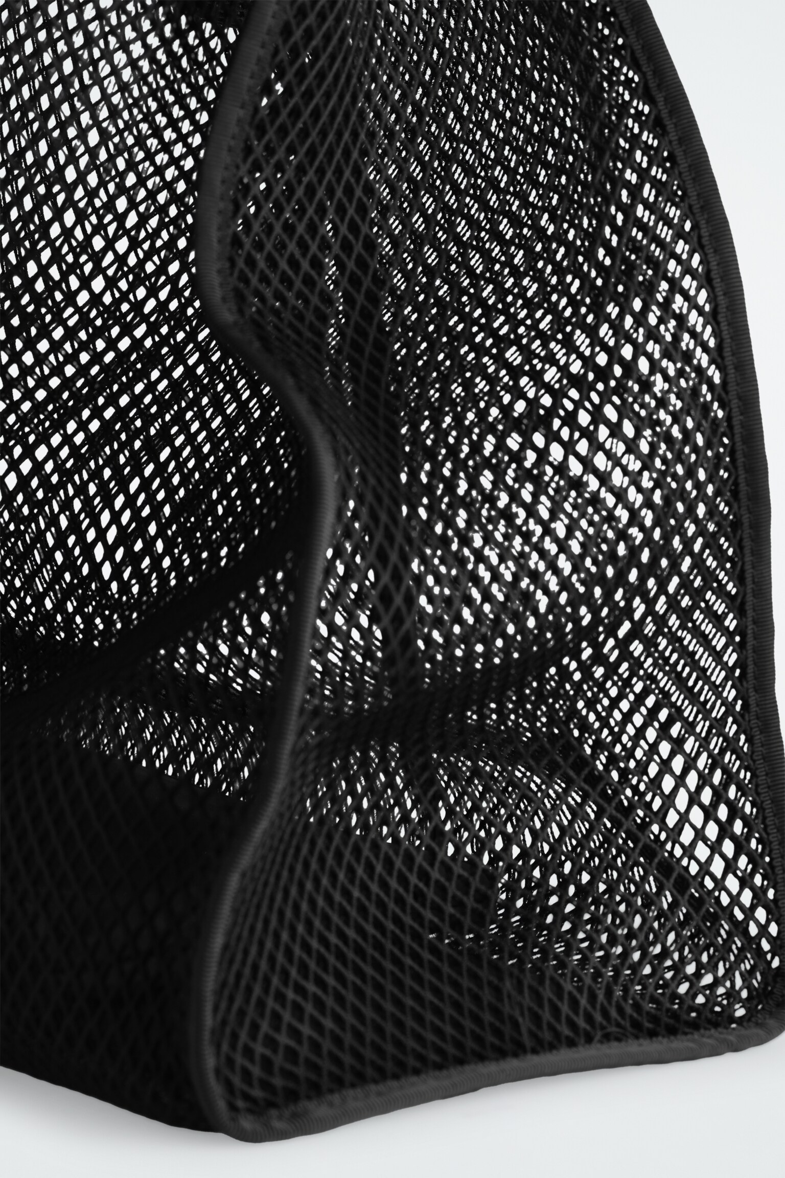 BOLSO TOTE DESESTRUCTURADO - MALLA - NEGRO - 5