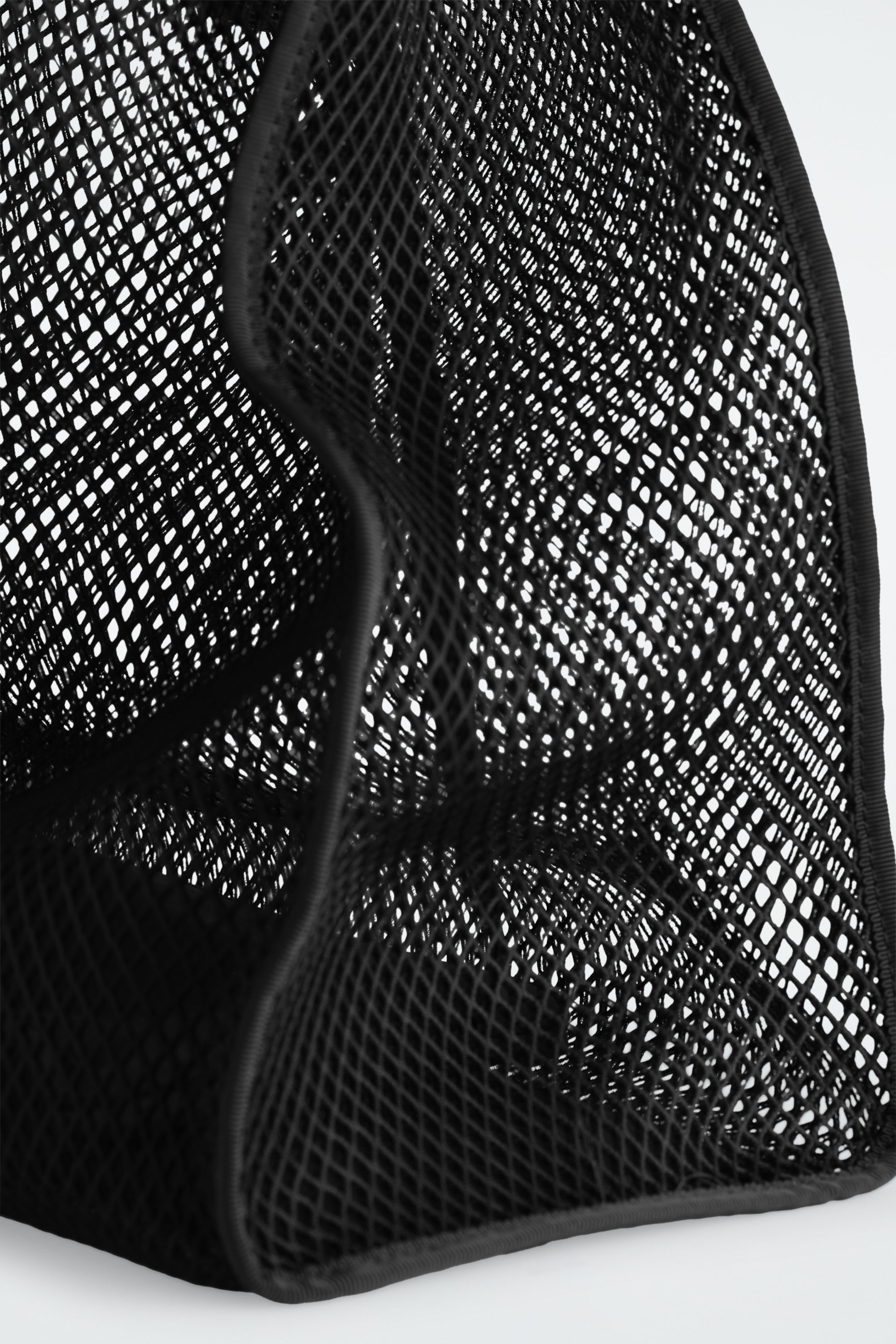 SLOUCHY TOTE BAG - MESH
