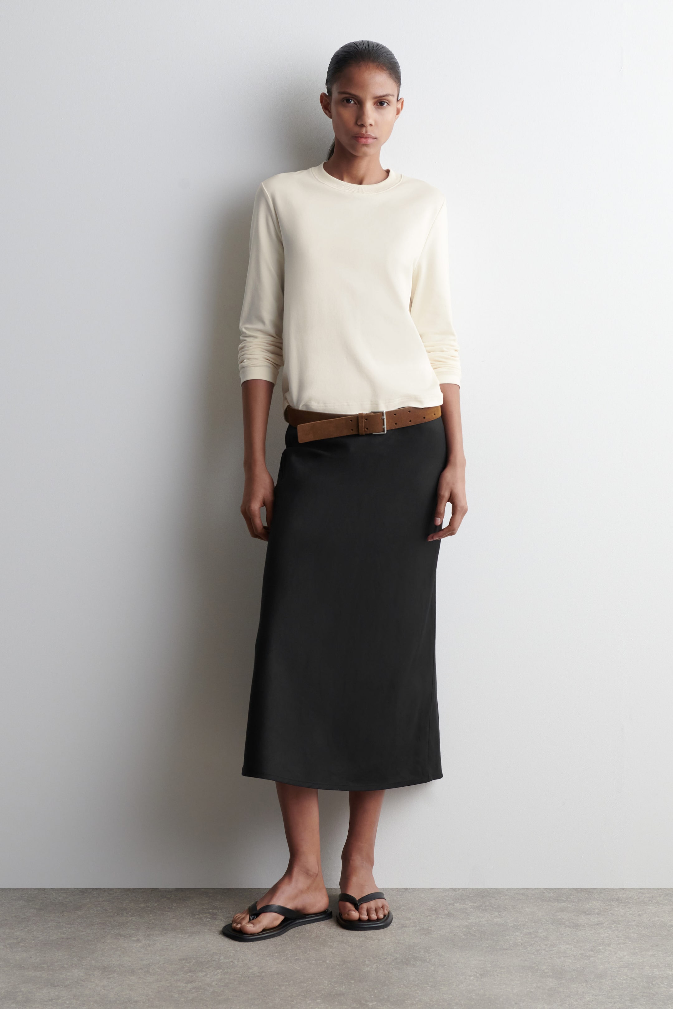 REGULAR-FIT HEAVYWEIGHT LONG-SLEEVED T-SHIRT