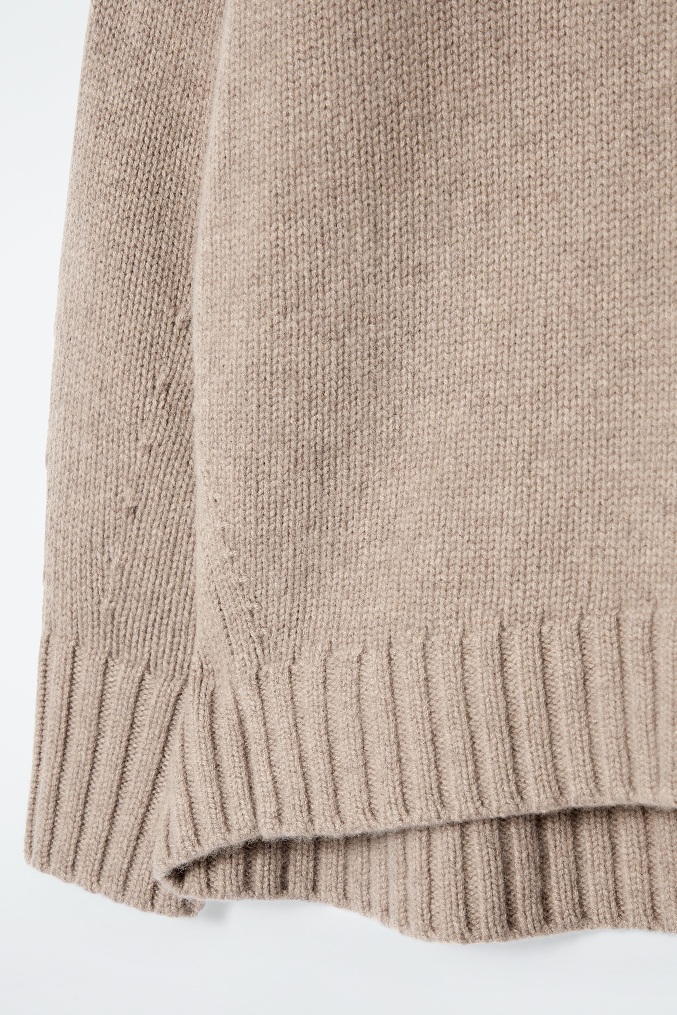 美品 CHIEKO+ luxe knit 02 wool & cashmere 244-06_01 Lang Yarns Cashmere Light / Mohair Luxe – Wool and