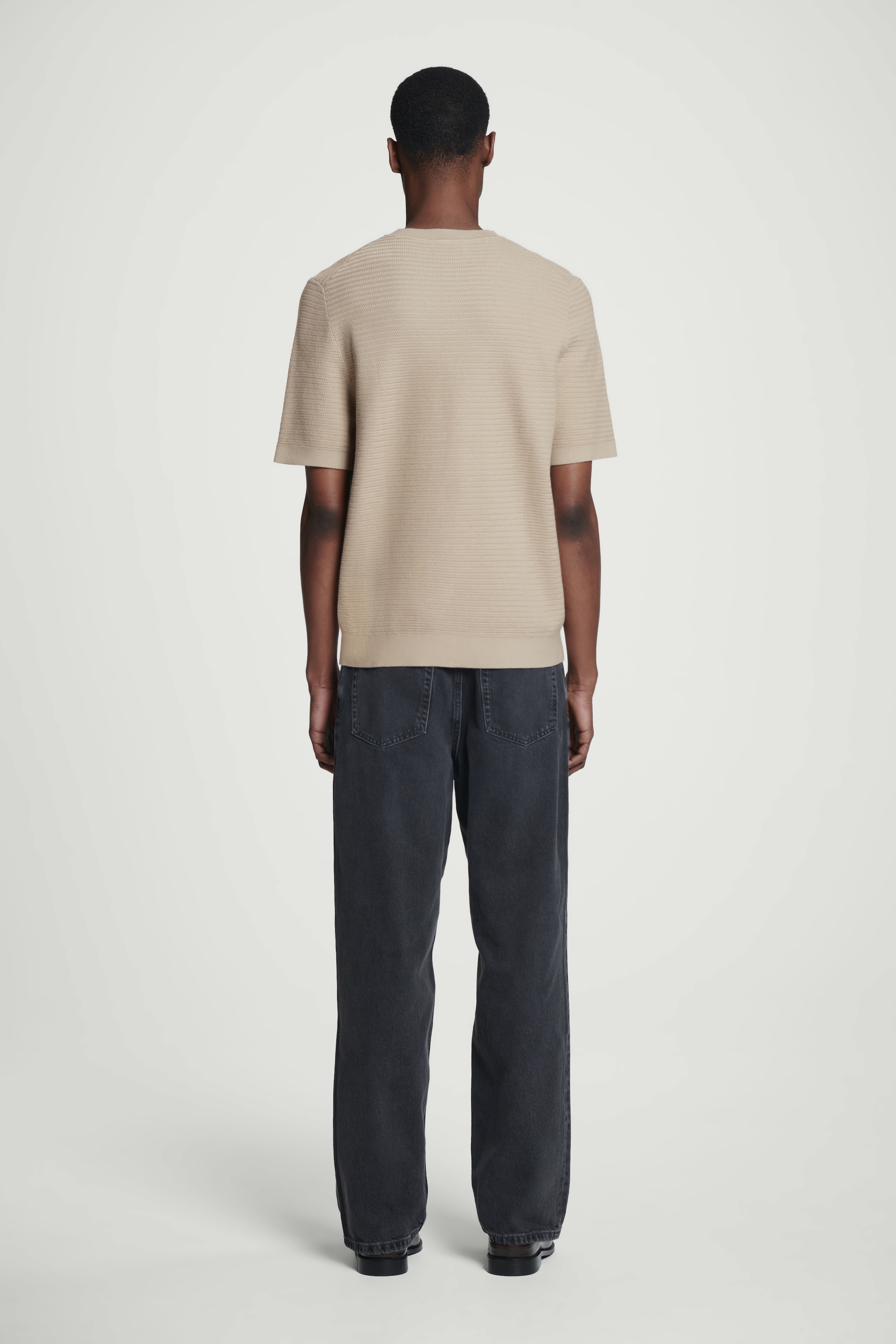 Größeres Bild anzeigen: STRUKTURIERTES T-SHIRT AUS BAUMWOLLE - BRAUN - Men | H&M AT 4