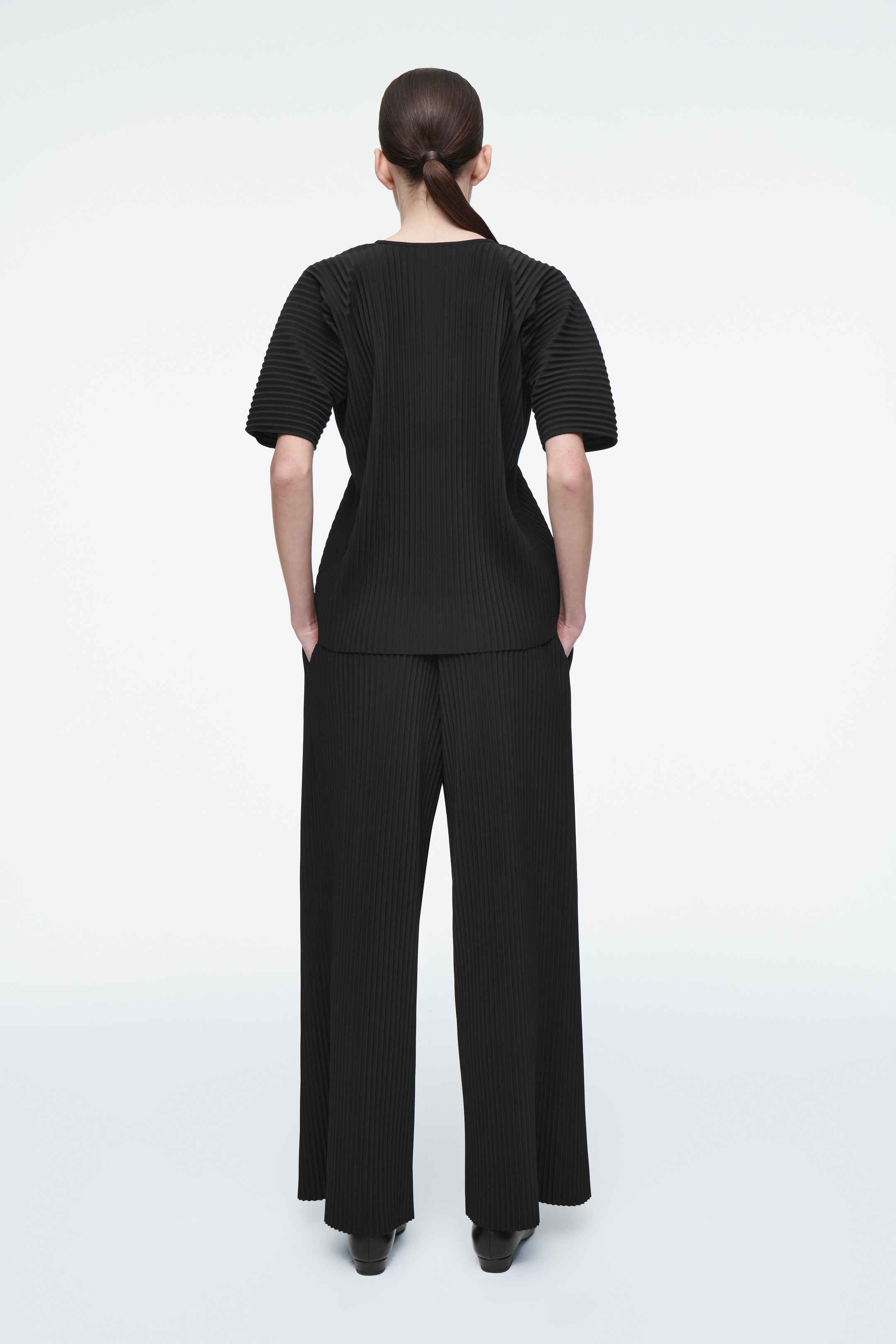 View larger image: PLISSÉ TOP - BLACK - Ladies | H&M GB 5