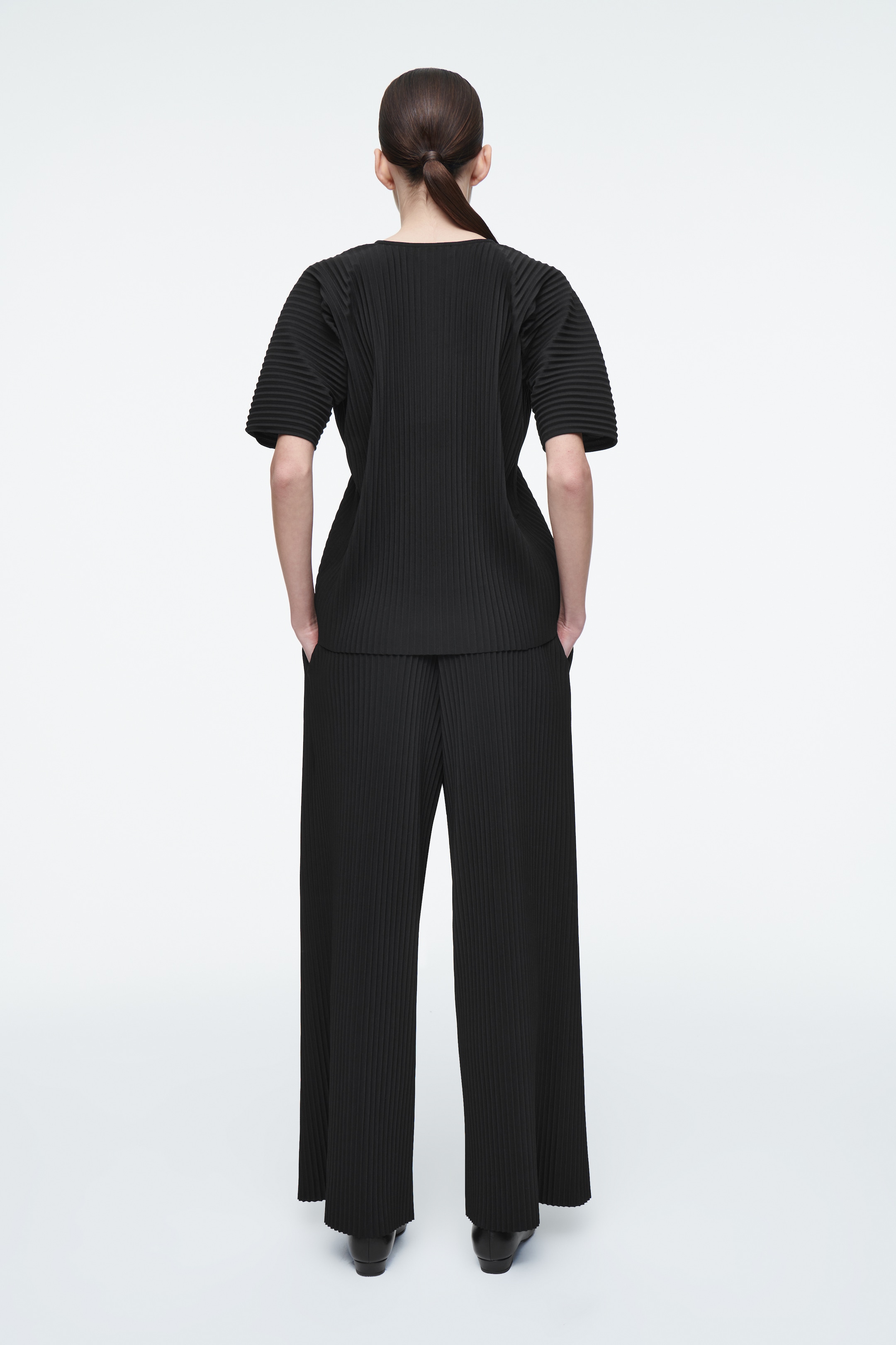 Ingrandisci l'immagine: PLISSÉ TOP - BLACK - DONNA | H&M CH 5