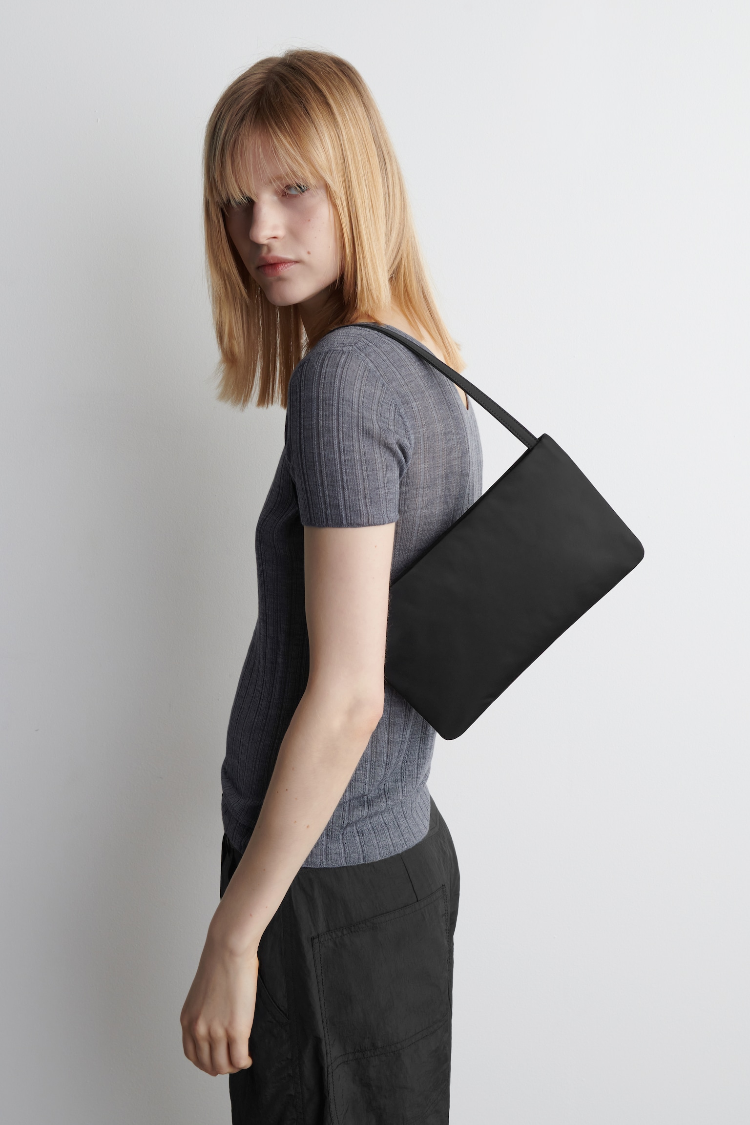 BORSA A SPALLA ARCHIVE IN NYLON - NERO/MARRONE SCURO - 1