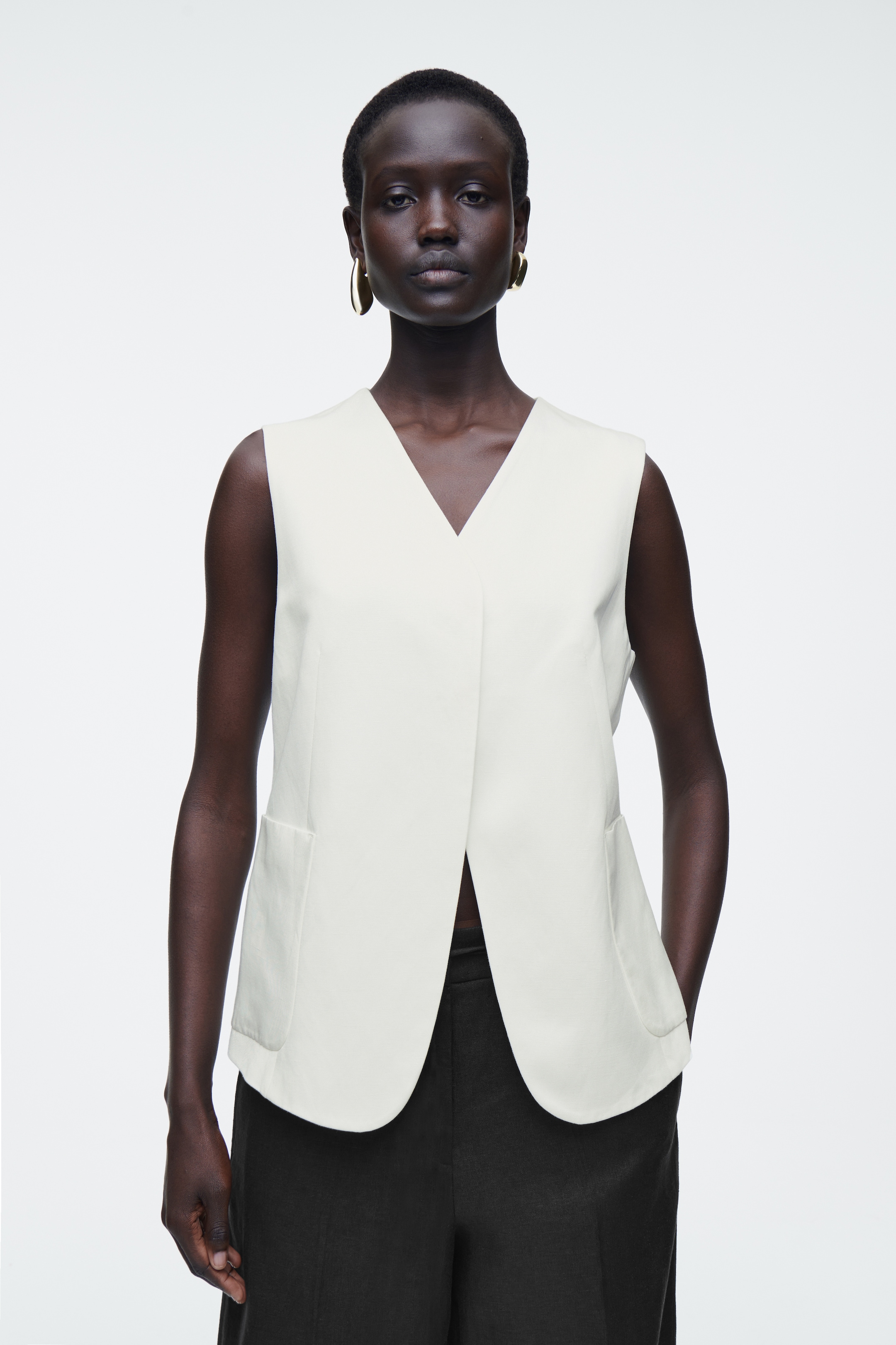 Ingrandisci l'immagine: WRAP-FRONT LINEN-BLEND WAISTCOAT - IVORY - DONNA | H&M CH 1