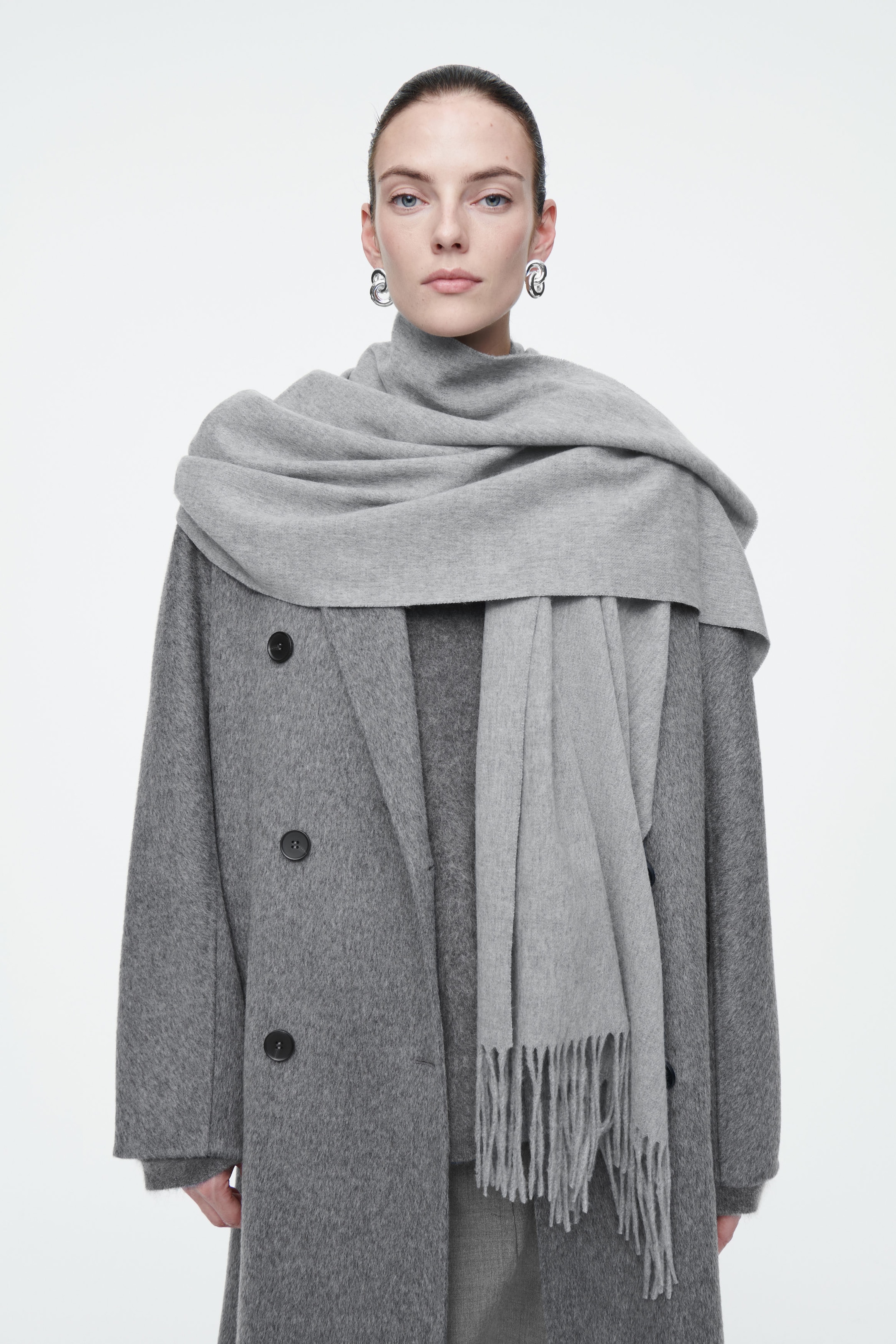 FRINGED WOOL SCARF