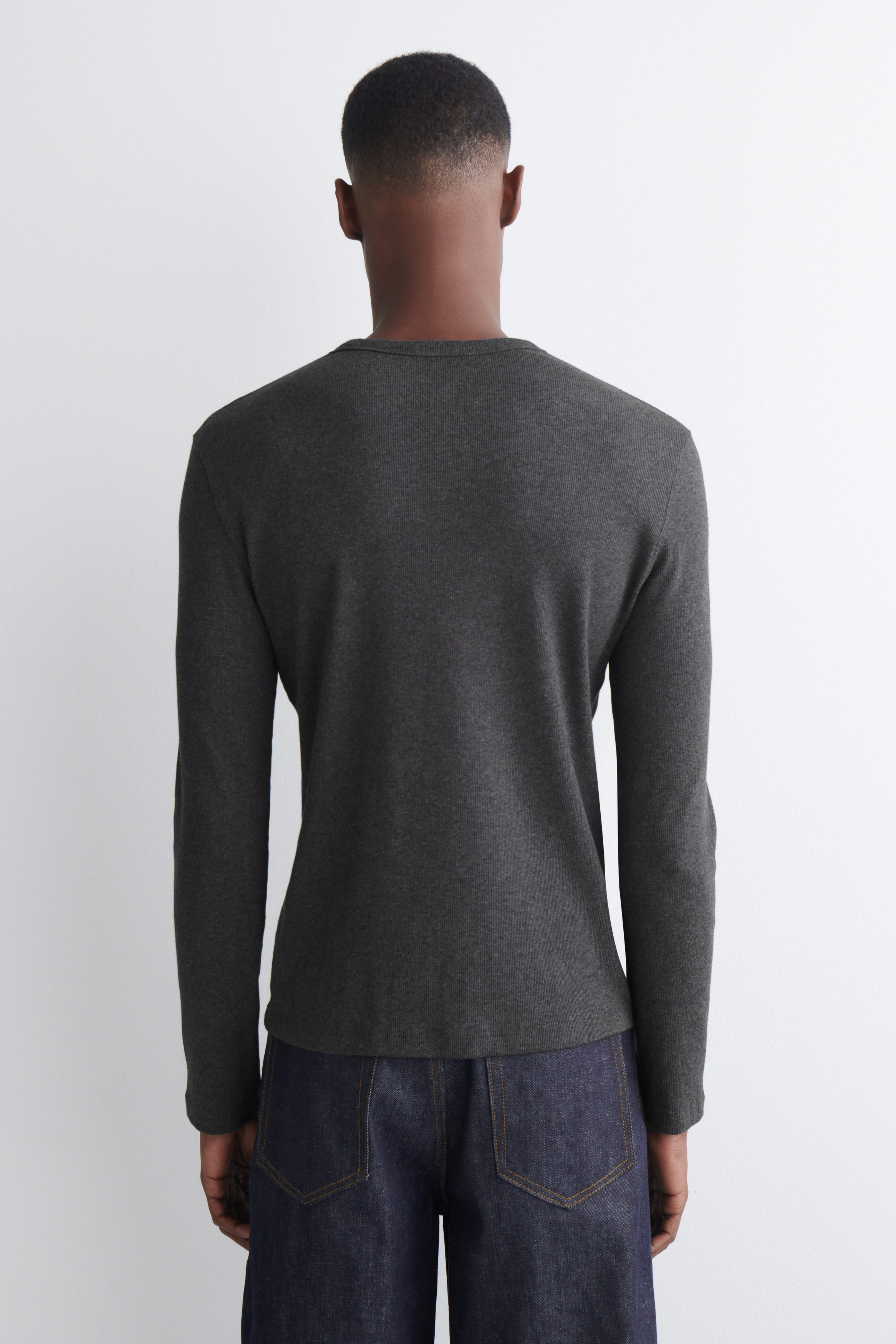 SLIM RIBBED COTTON LONG-SLEEVED T-SHIRT - thumbnail 9