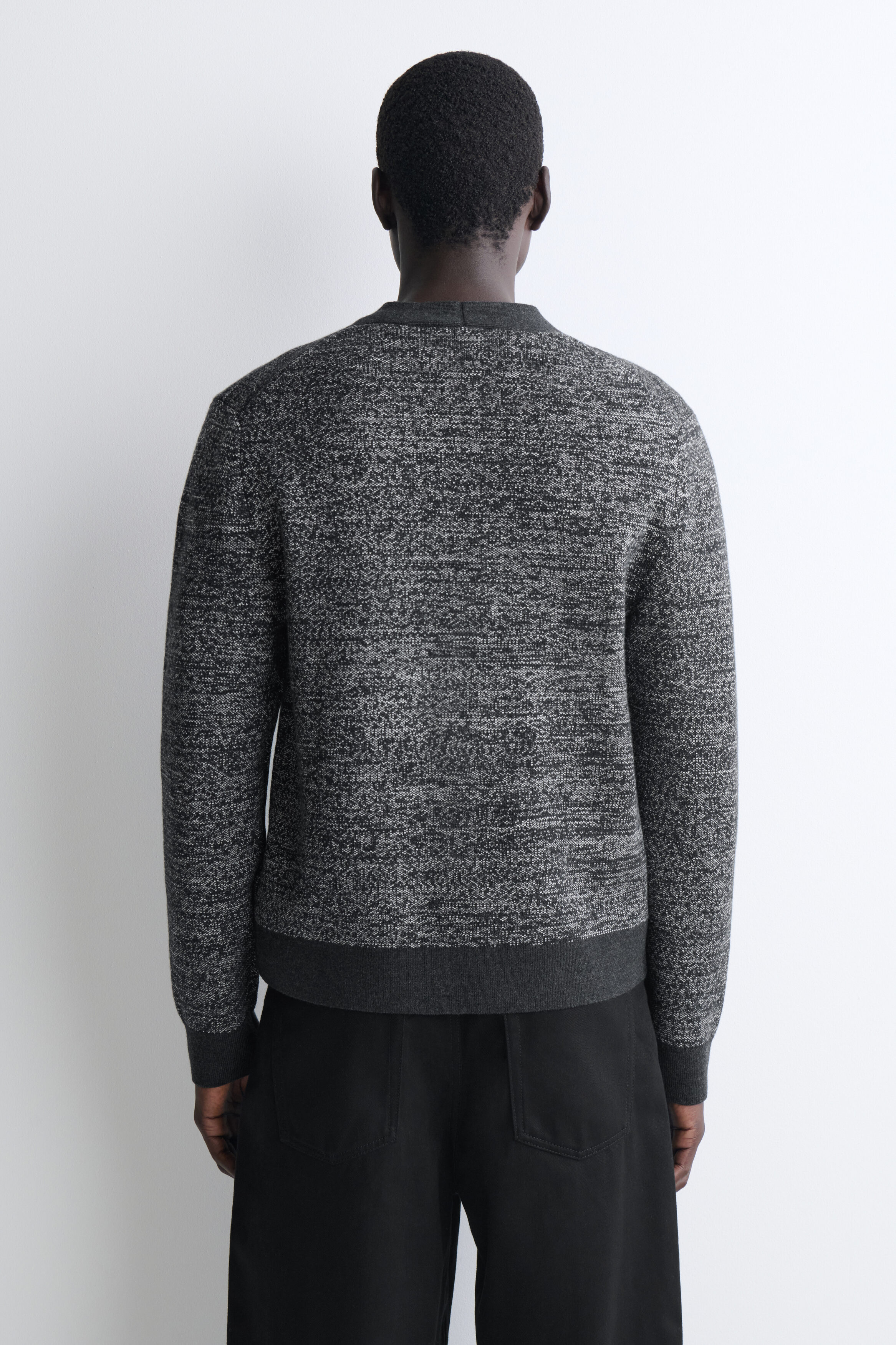 CONTRAST-DETAIL WOOL V-NECK CARDIGAN - thumbnail 4