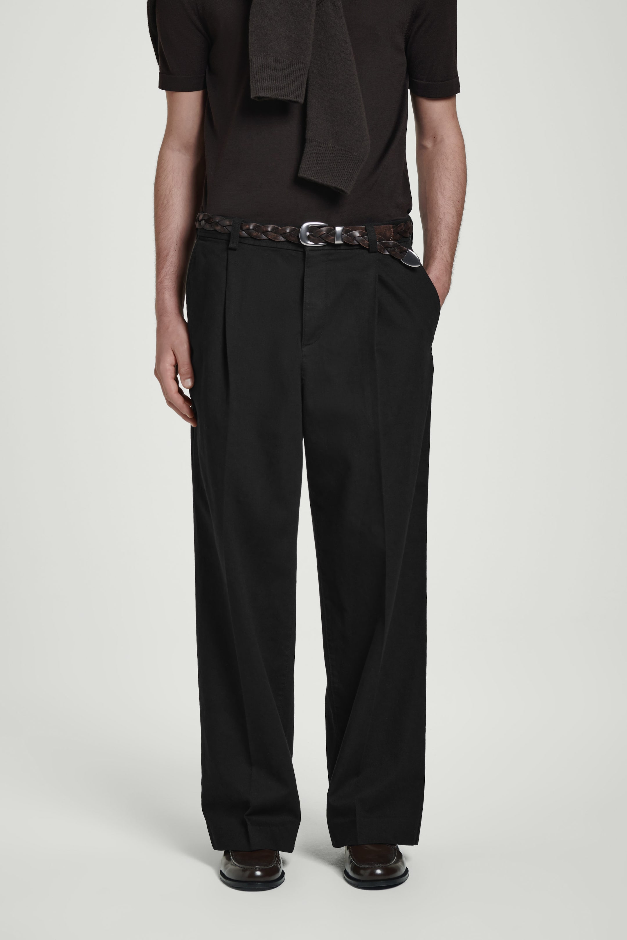PLEATED WIDE-LEG DENIM TROUSERS
