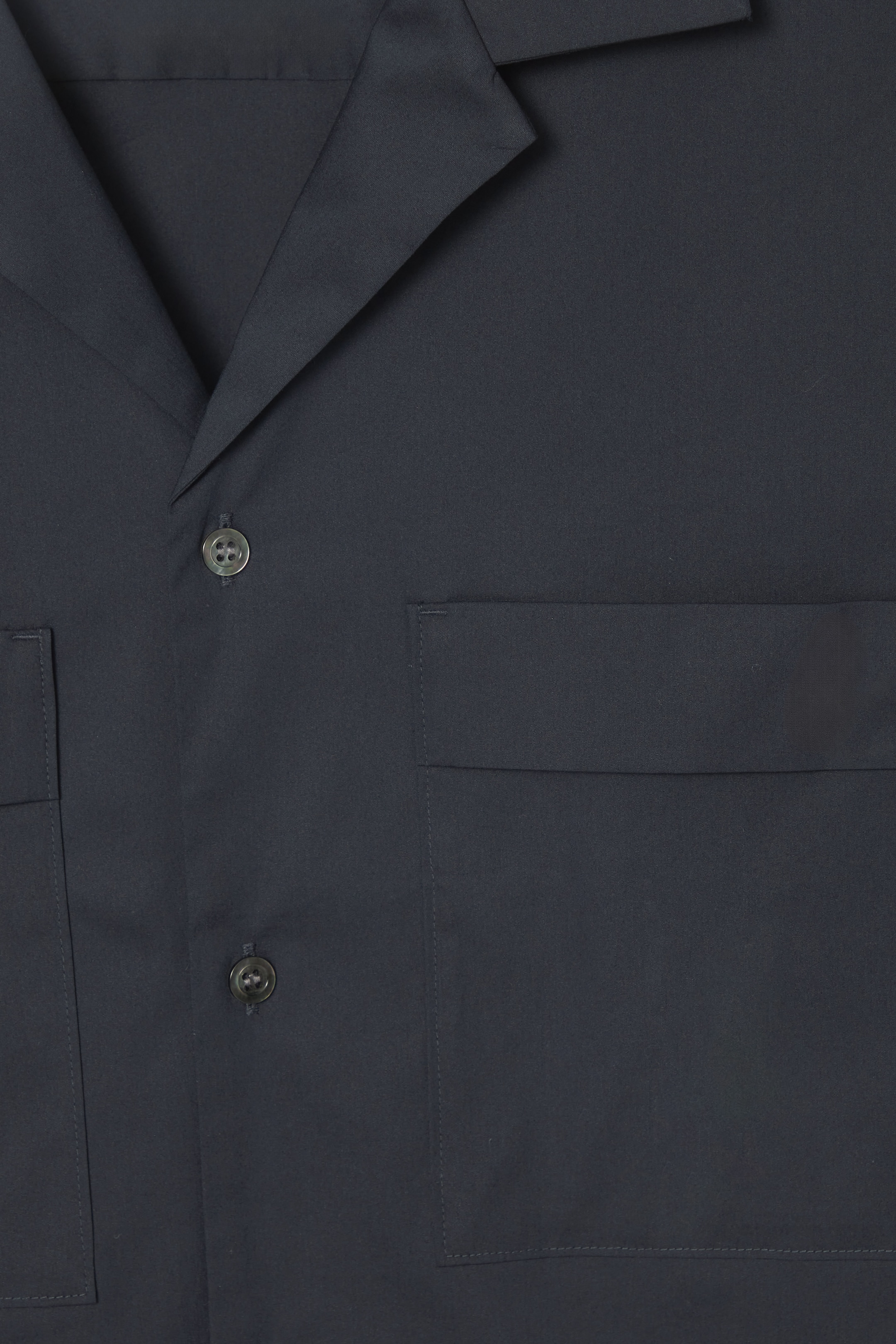 View larger image: UTILITY COTTON SHORT-SLEEVED SHIRT - NAVY - Men | H&M GB 2