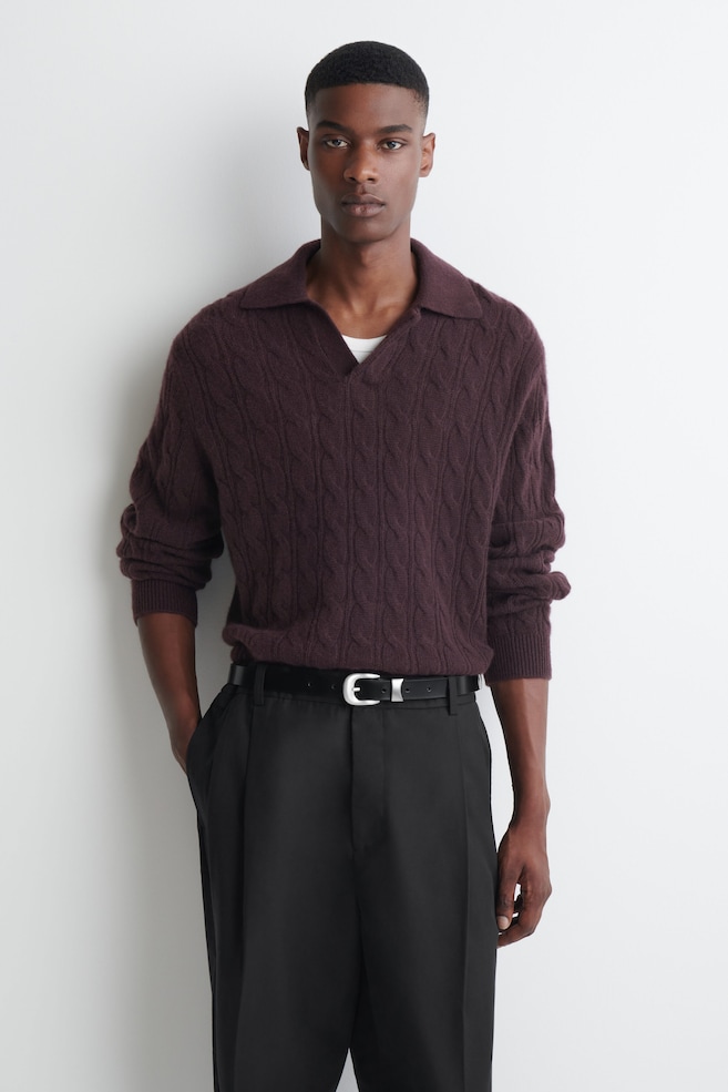 CABLE-KNIT PURE CASHMERE POLO SWEATER — BURGUNDY
