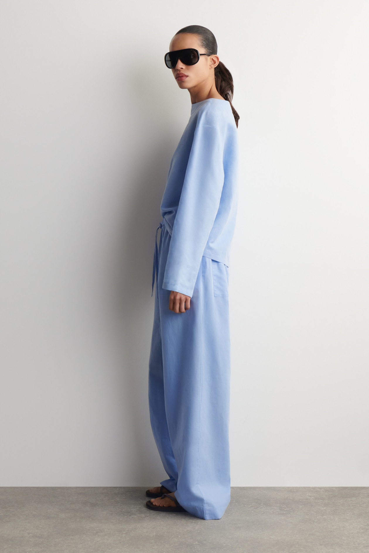 WIDE-LEG LINEN DRAWSTRING PANTS — LIGHT BLUE