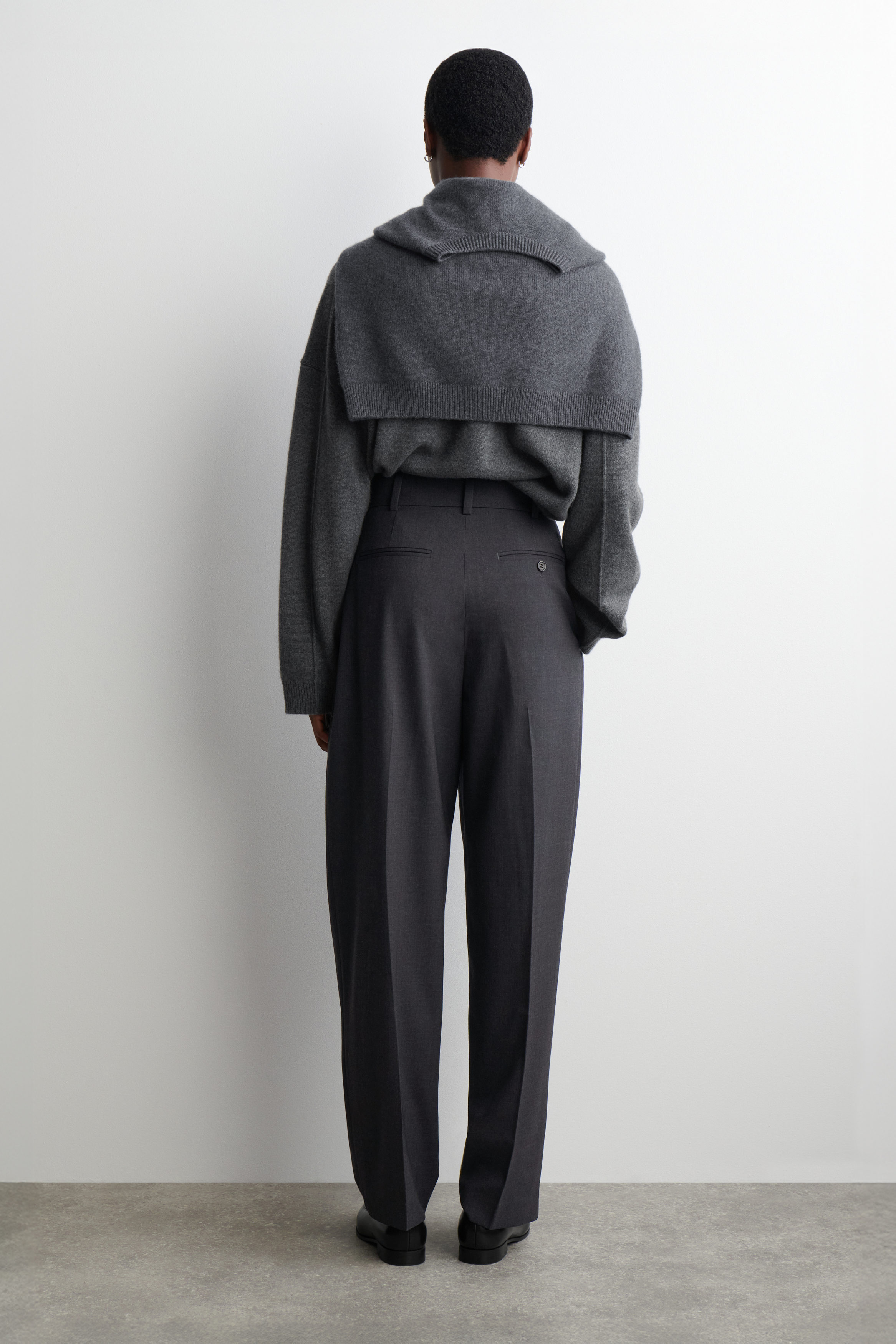 PLEATED WOOL-BLEND BARREL-LEG PANTS - DARK GRAY | COS US