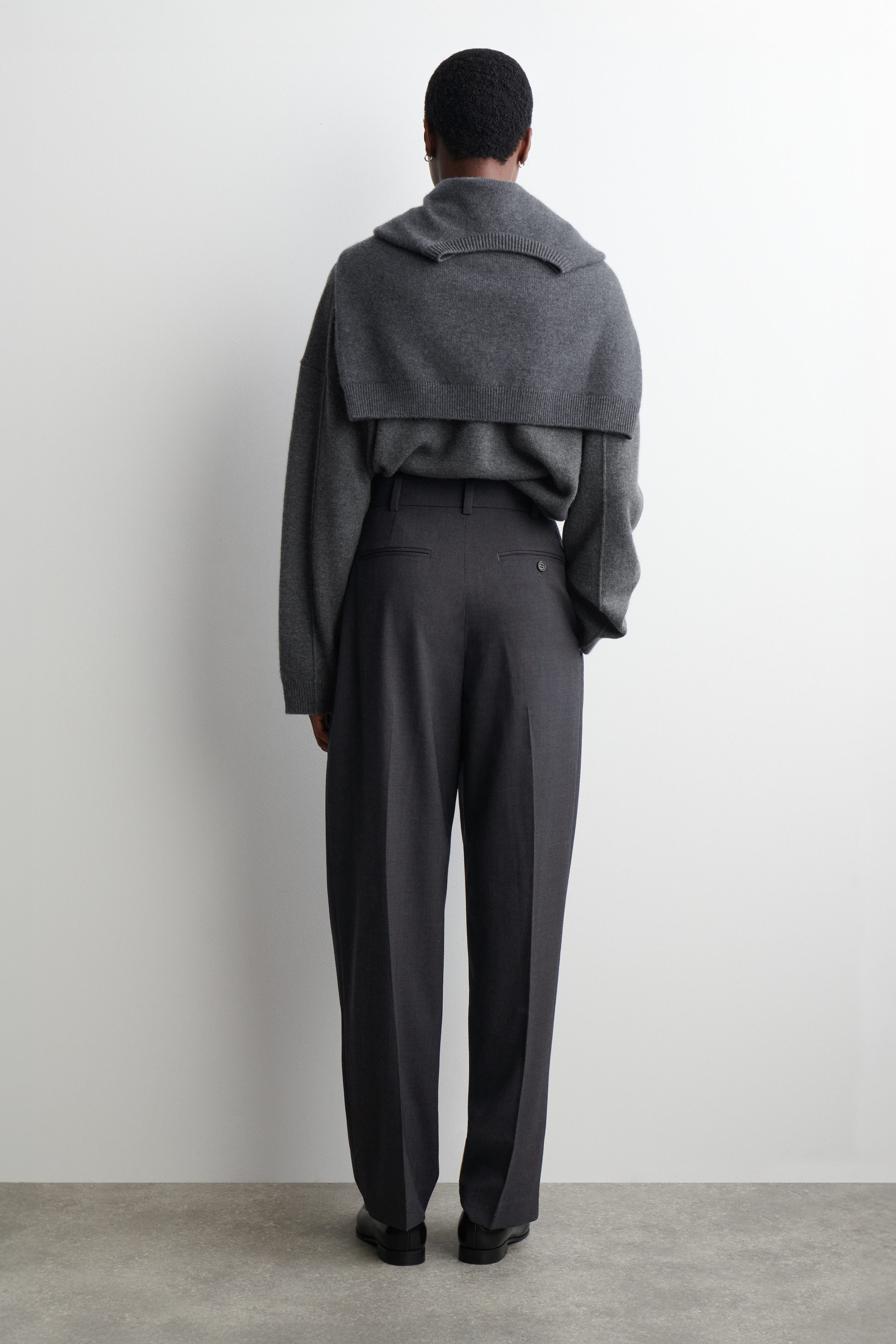 PLEATED WOOL-BLEND BARREL-LEG TROUSERS
