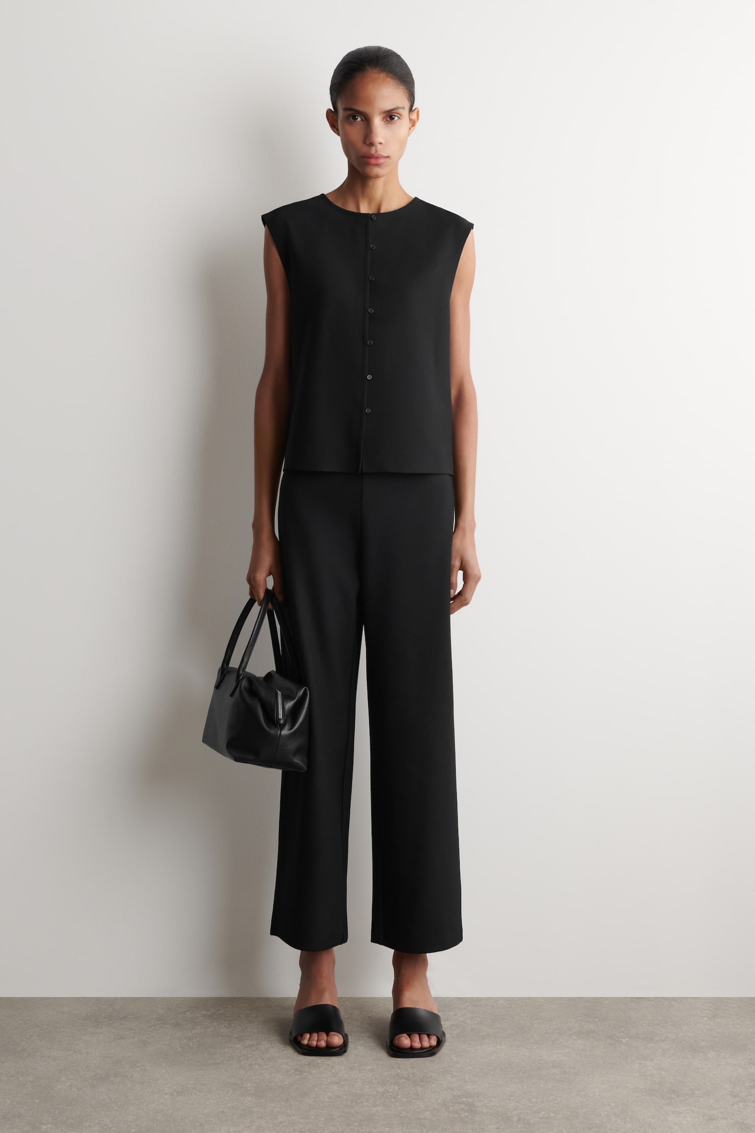 CROPPED STRAIGHT-LEG TROUSERS - ZWART - 1