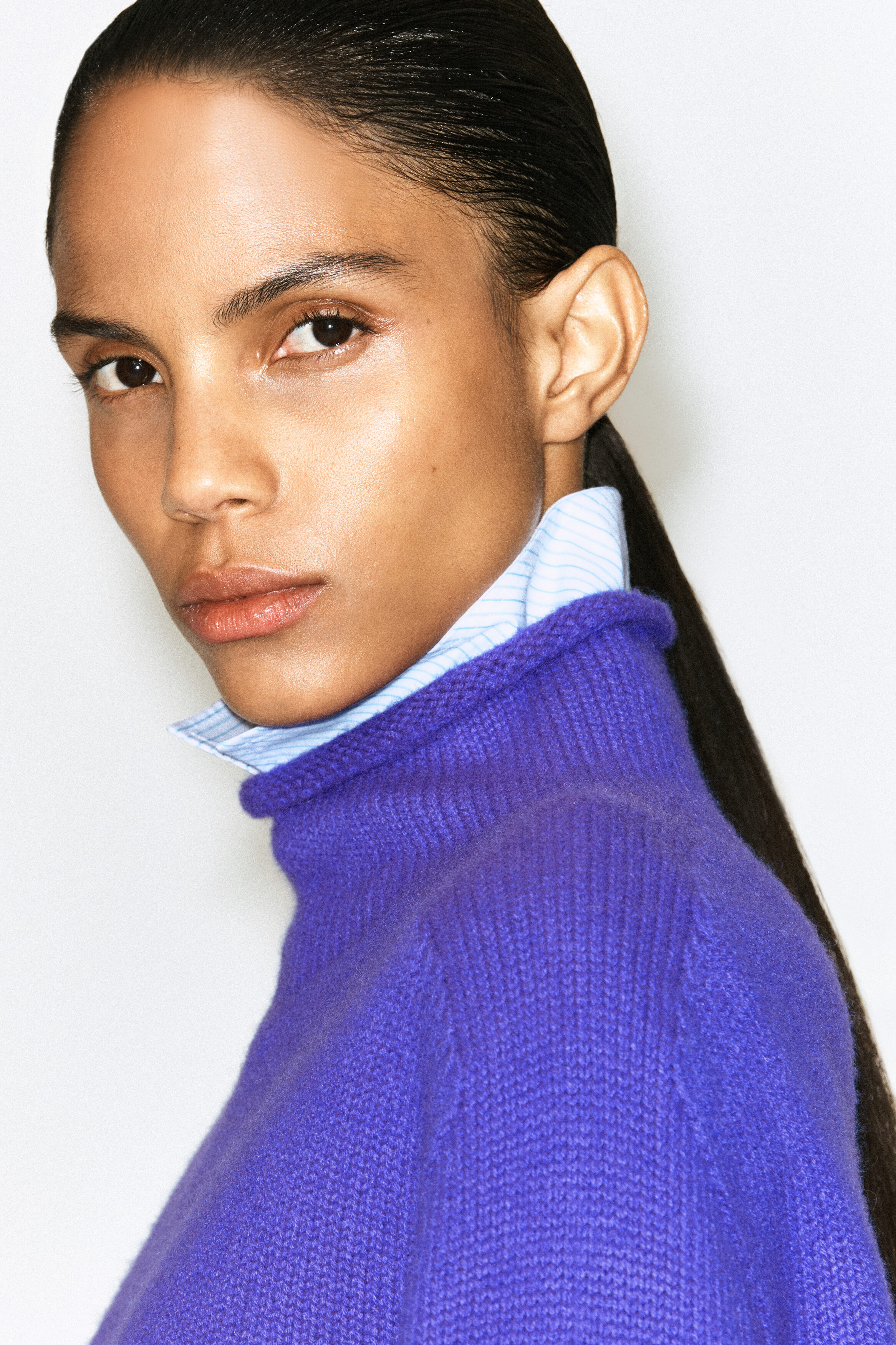 CASHMERE MOCK-NECK SWEATER - thumbnail 6