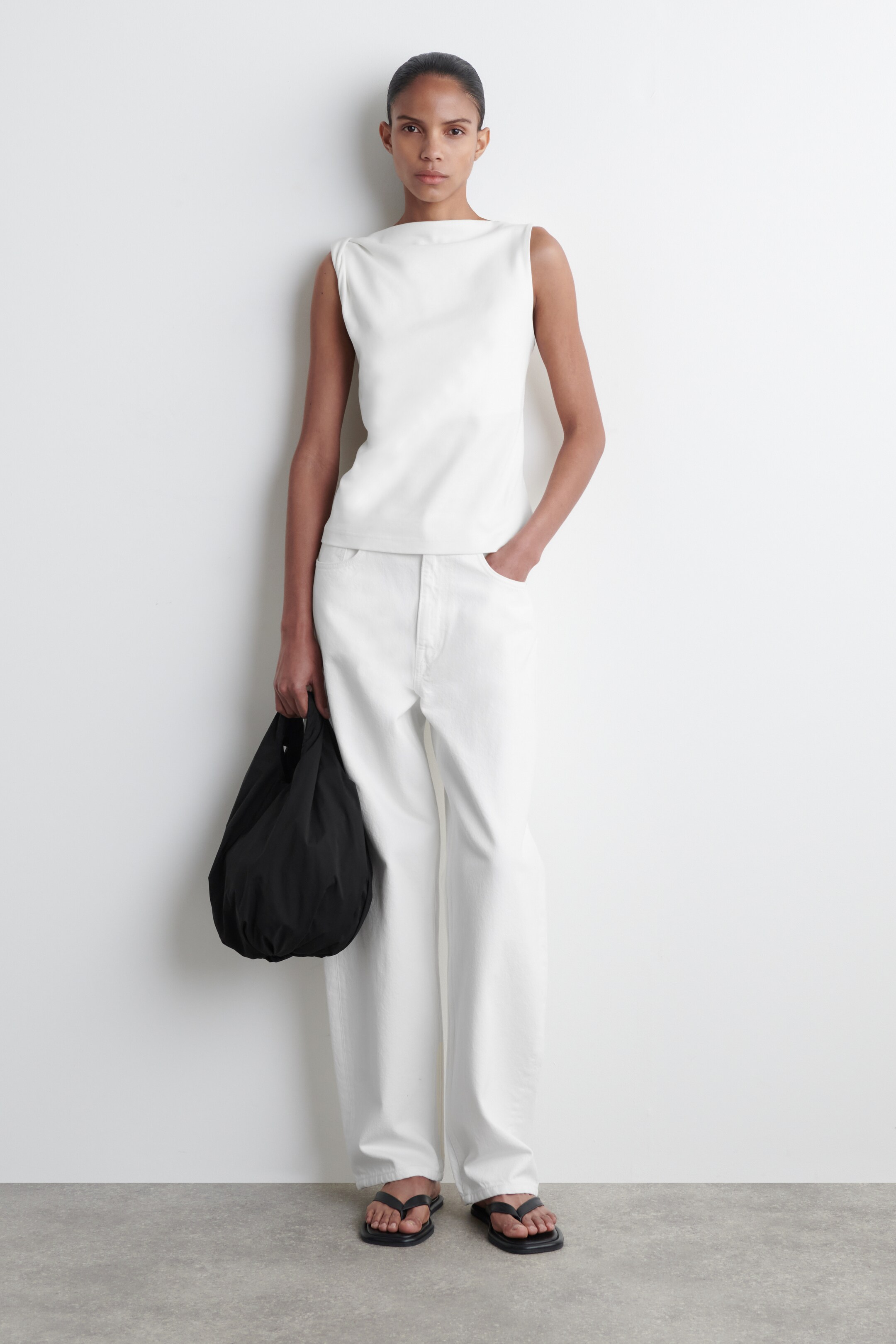 Ver imagen más grande: BOLSO TOTE CLOUD MINI - NEGRO - MUJER | H&M ES 2