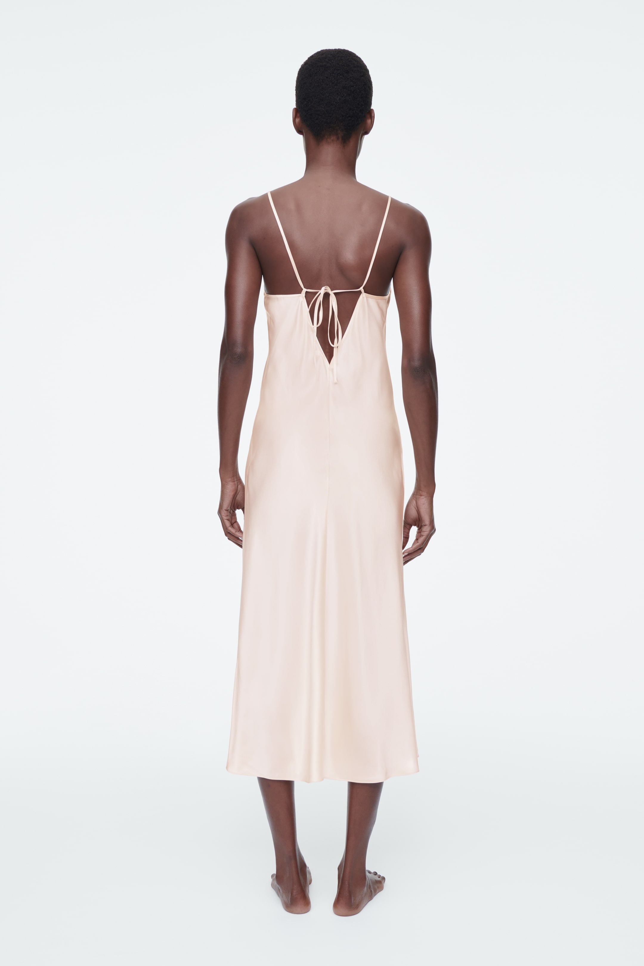 Ingrandisci l'immagine: SHEER-PANEL SILK SLIP DRESS - APRICOT - DONNA | H&M CH 2