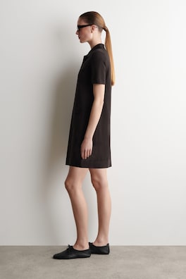 POCKET-DETAIL KNITTED COTTON MINI DRESS — DARK BROWN 2