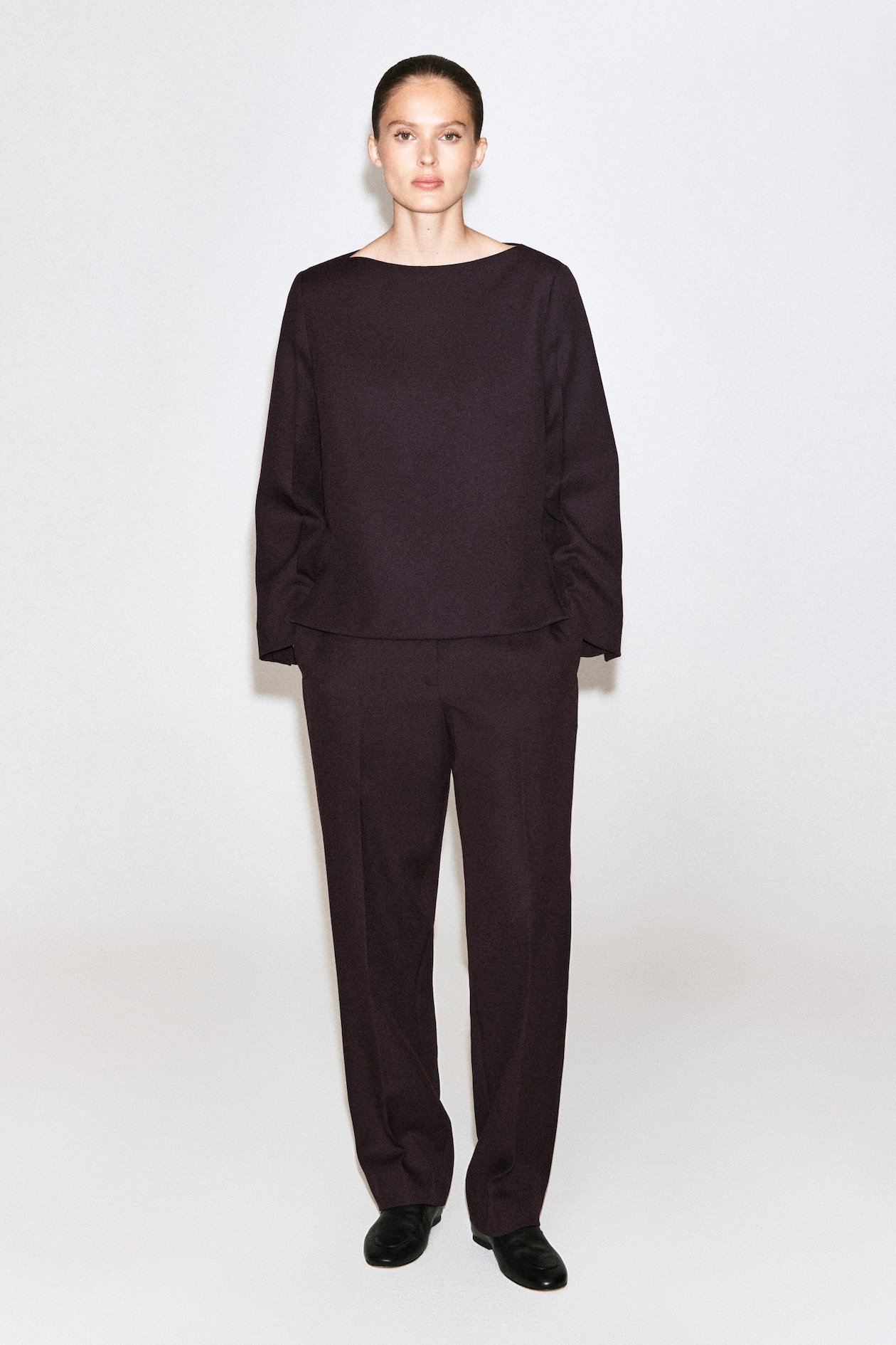 TAILORED WOOL BOAT-NECK TOP — UMBER