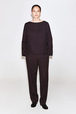 TAILORED WOOL BOAT-NECK TOP — UMBER 2