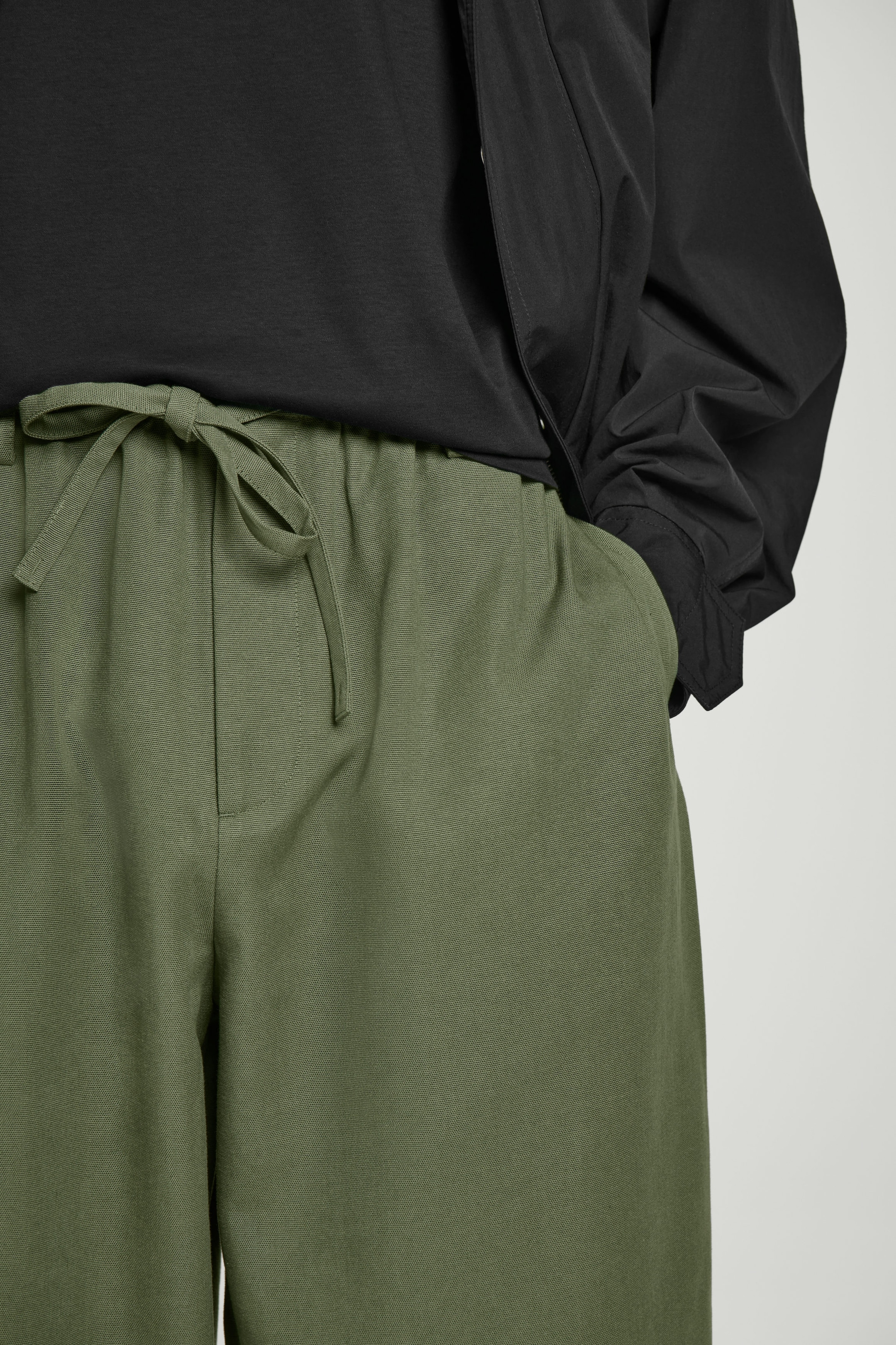 BARREL-LEG DRAWSTRING TROUSERS