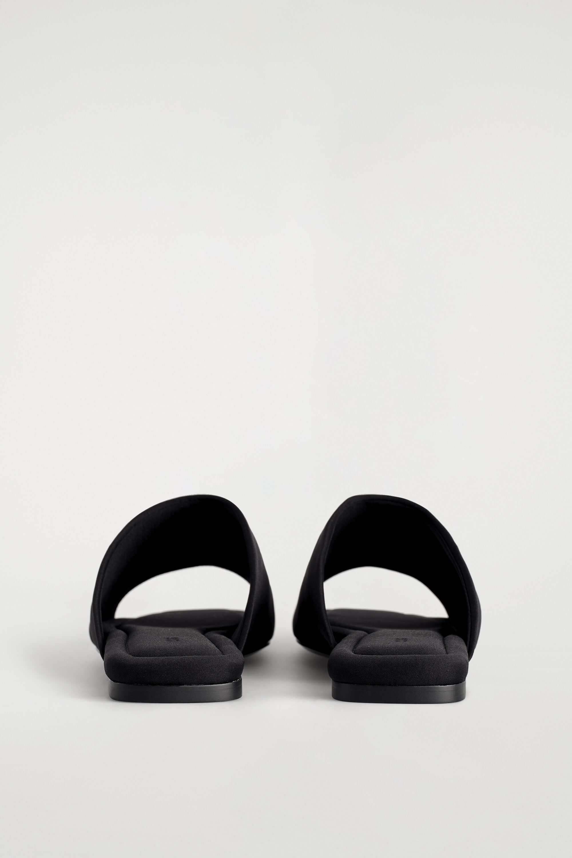 SCUBA SQUARE-TOE MULES - BLACK | COS CA