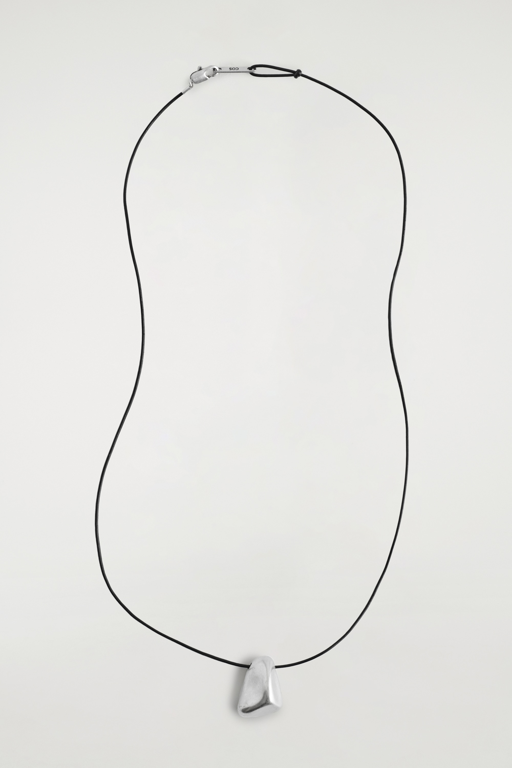 HAMMERED PENDANT NECKLACE - SILVER