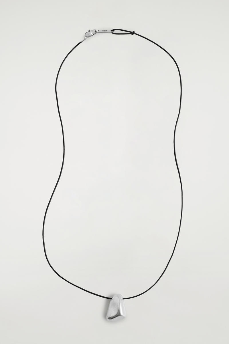 Cos Hammered Pendant Necklace In Silver